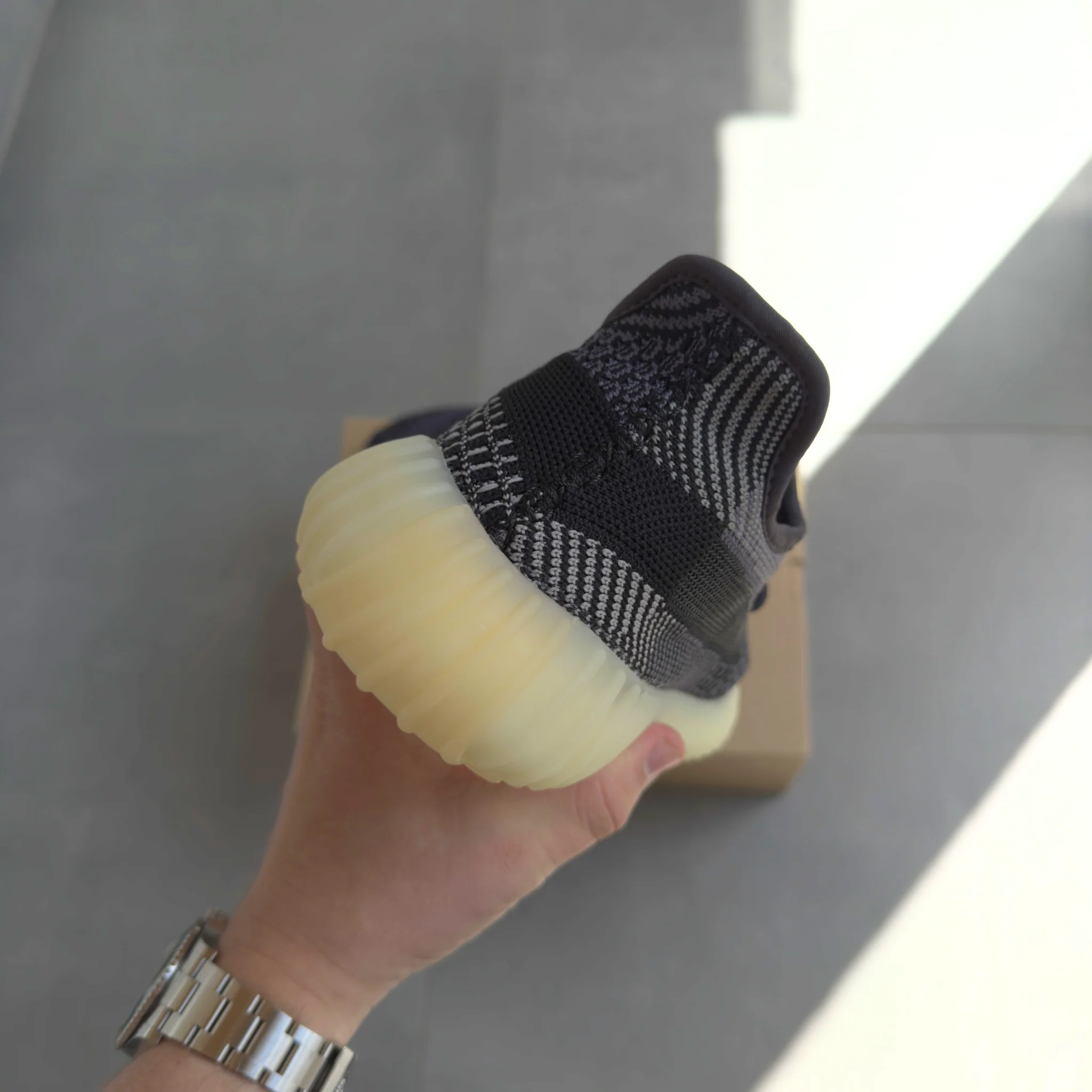 Adidas Yeezy Boost 350 V2 Carbon - Image 6