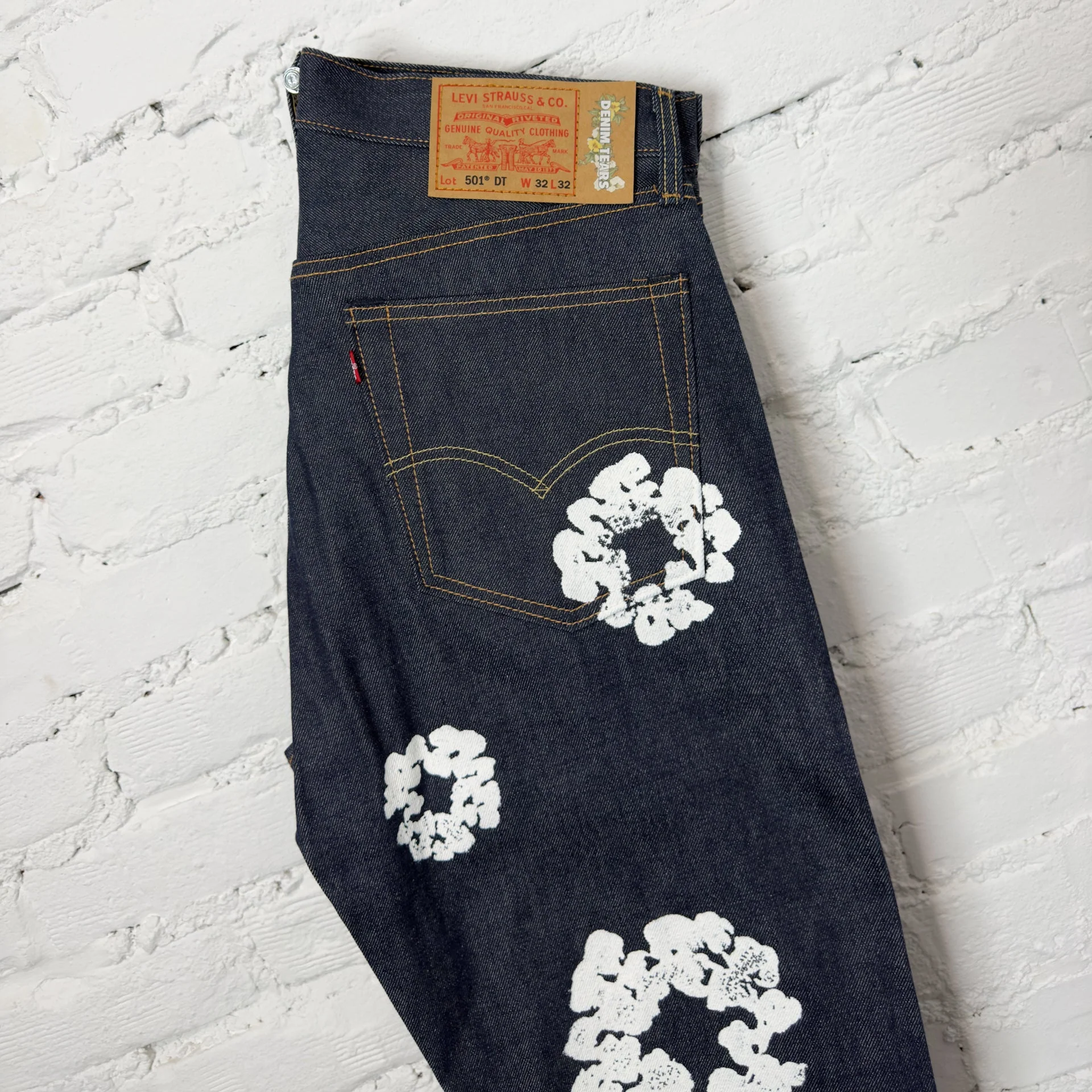 Denim Tears x Levi’s Cotton Wreath Jean Dark Wash - Image 4