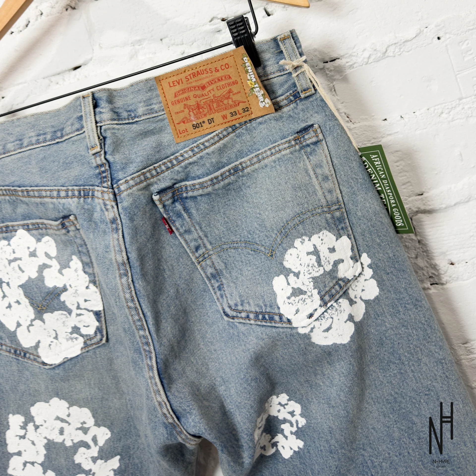 Denim Tears x Levi's Cotton Wreath Jean Light Wash - Image 4