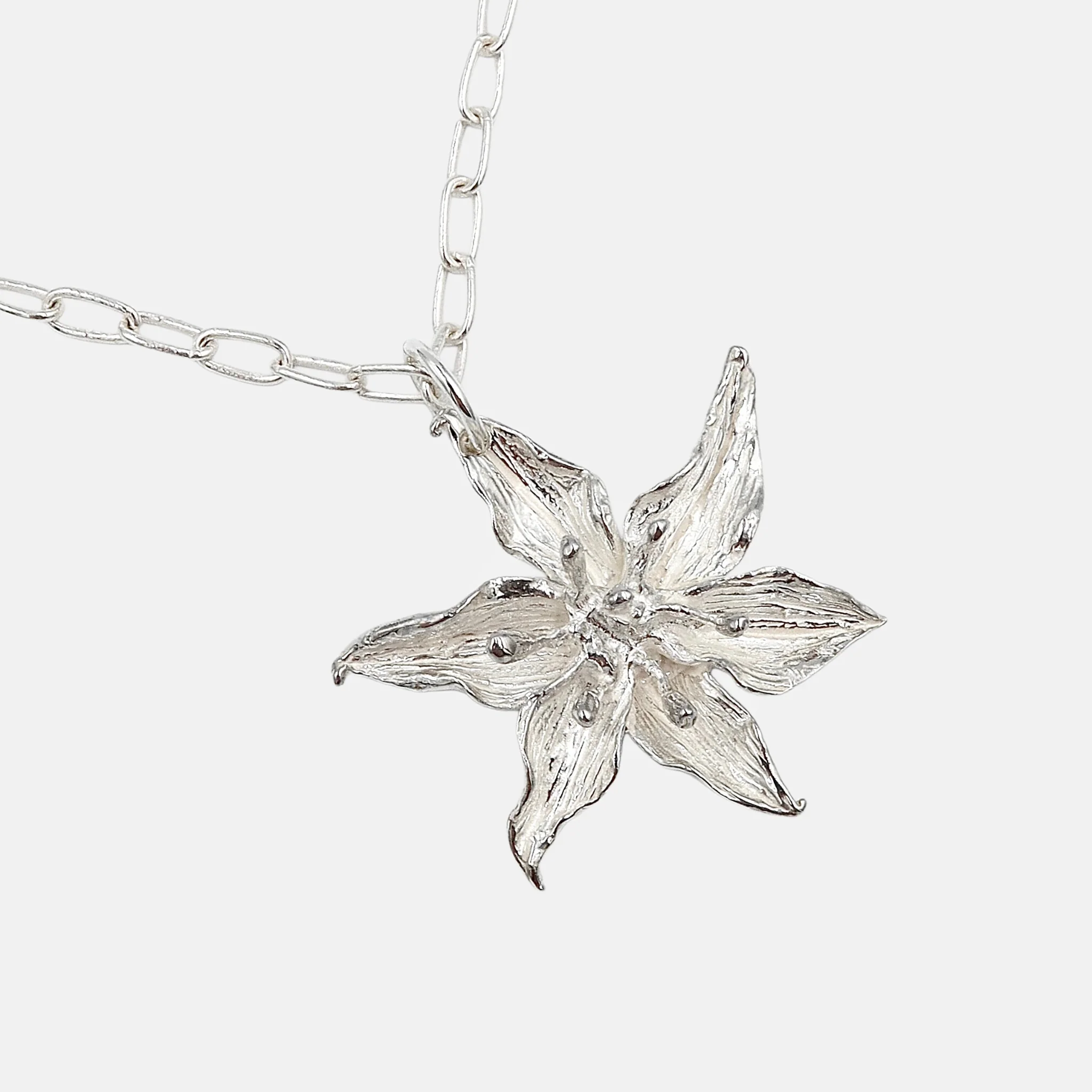 Dwa Głosy Lily Necklace - Image 2