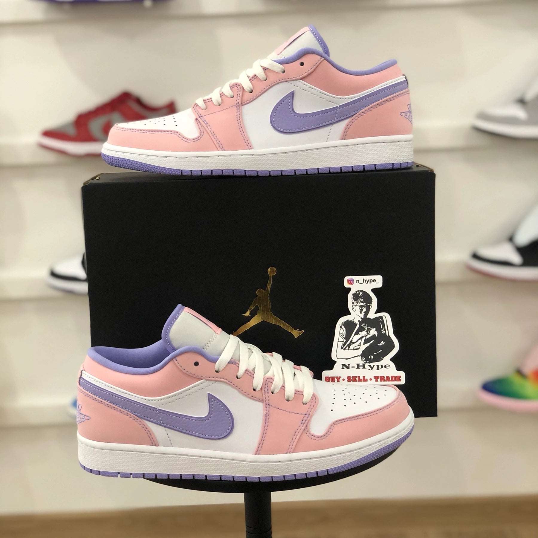 Jordan 1 Low SE Arctic Punch - Image 4