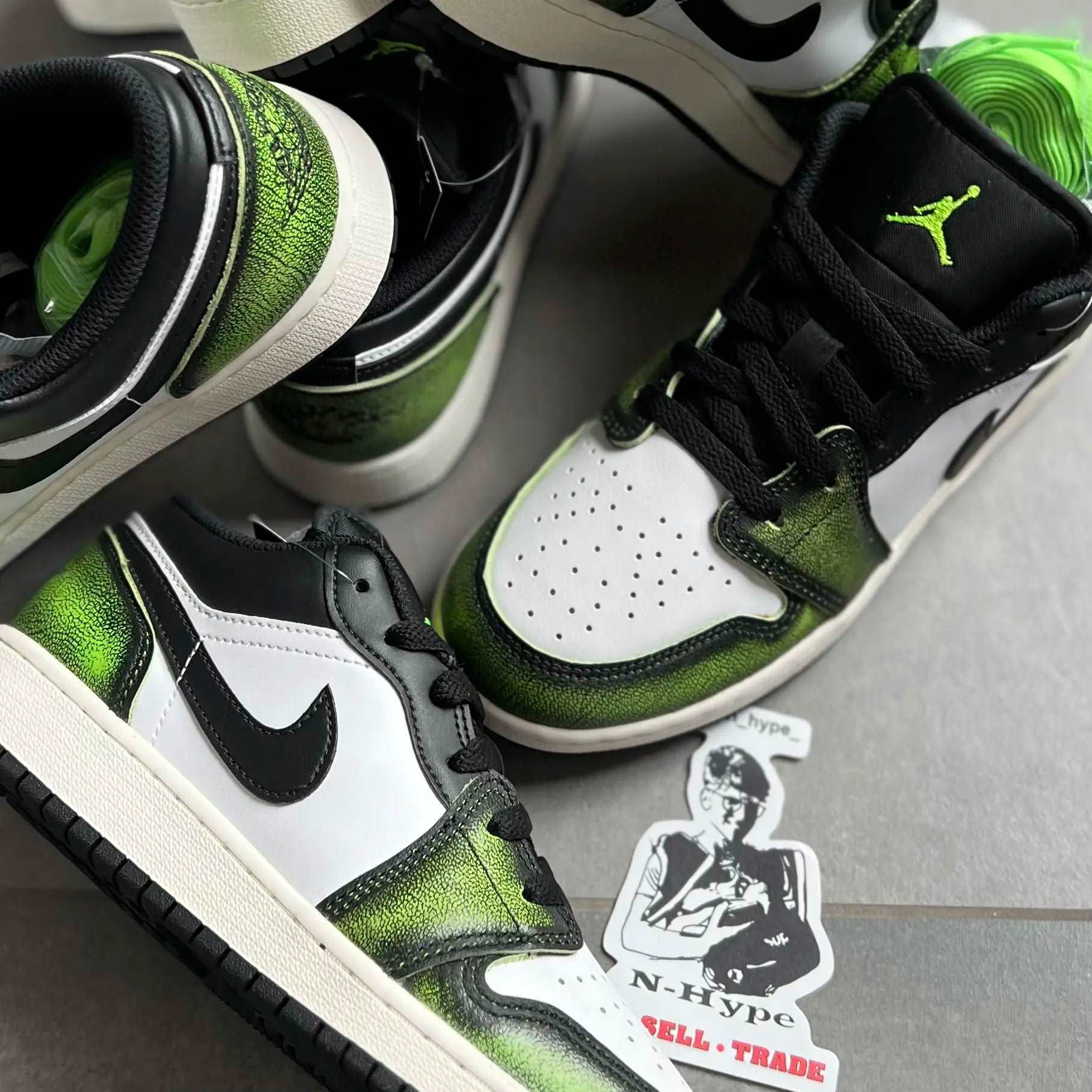 Jordan 1 Low Wear Away Electric Green (GS) - Image 5