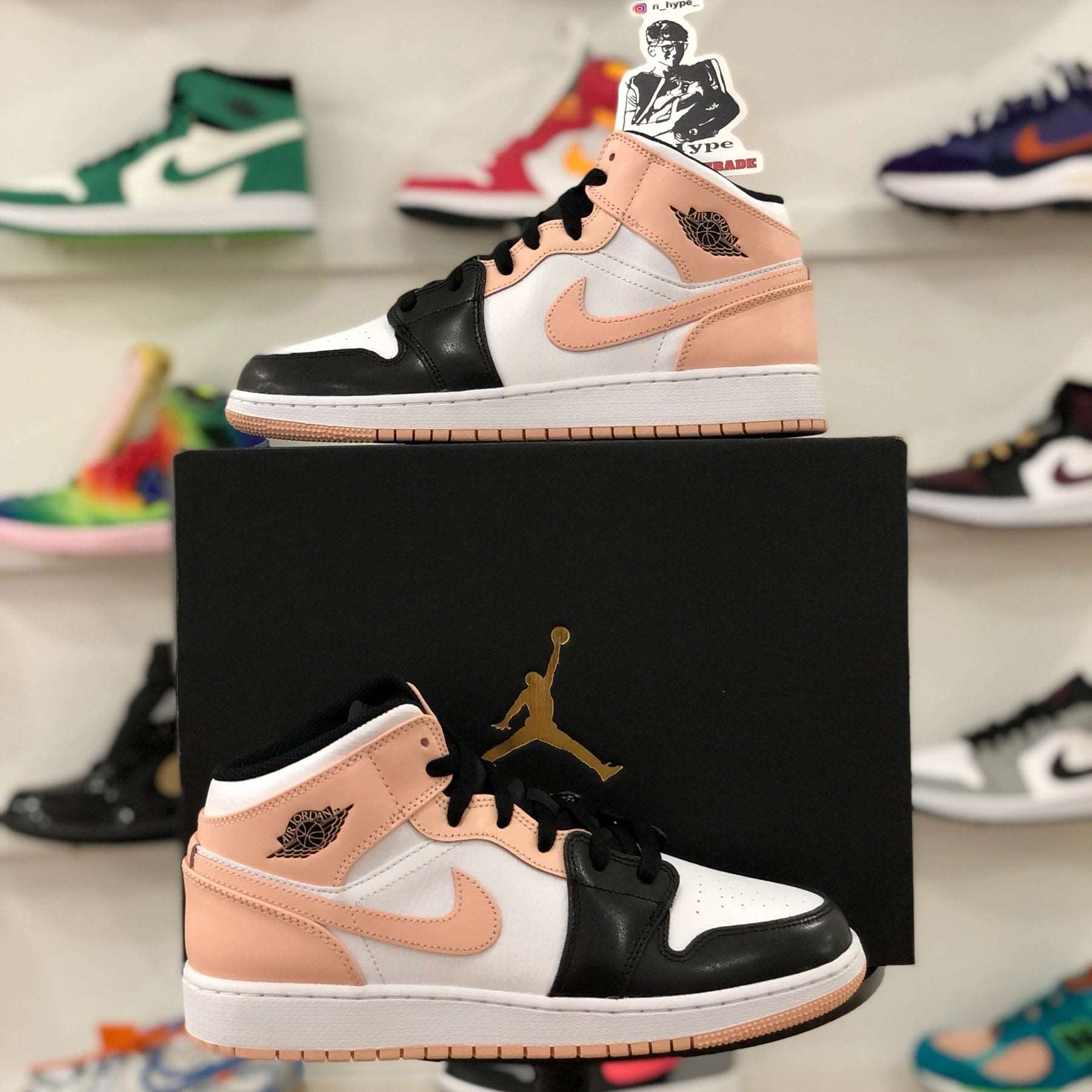 Jordan 1 Mid Arctic Orange Black Toe (GS) - Image 4