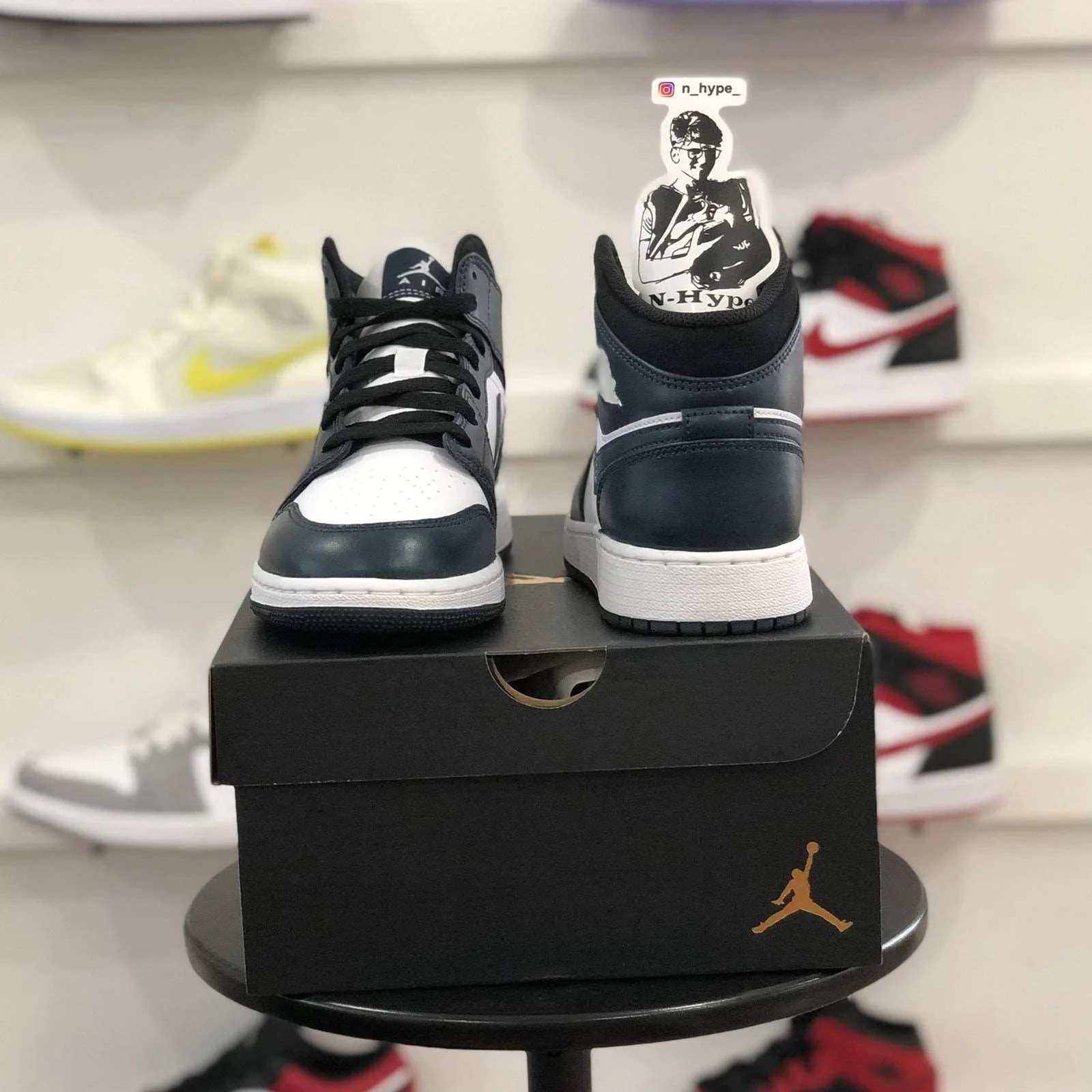 Jordan 1 Mid Armory Navy (GS) - Image 5