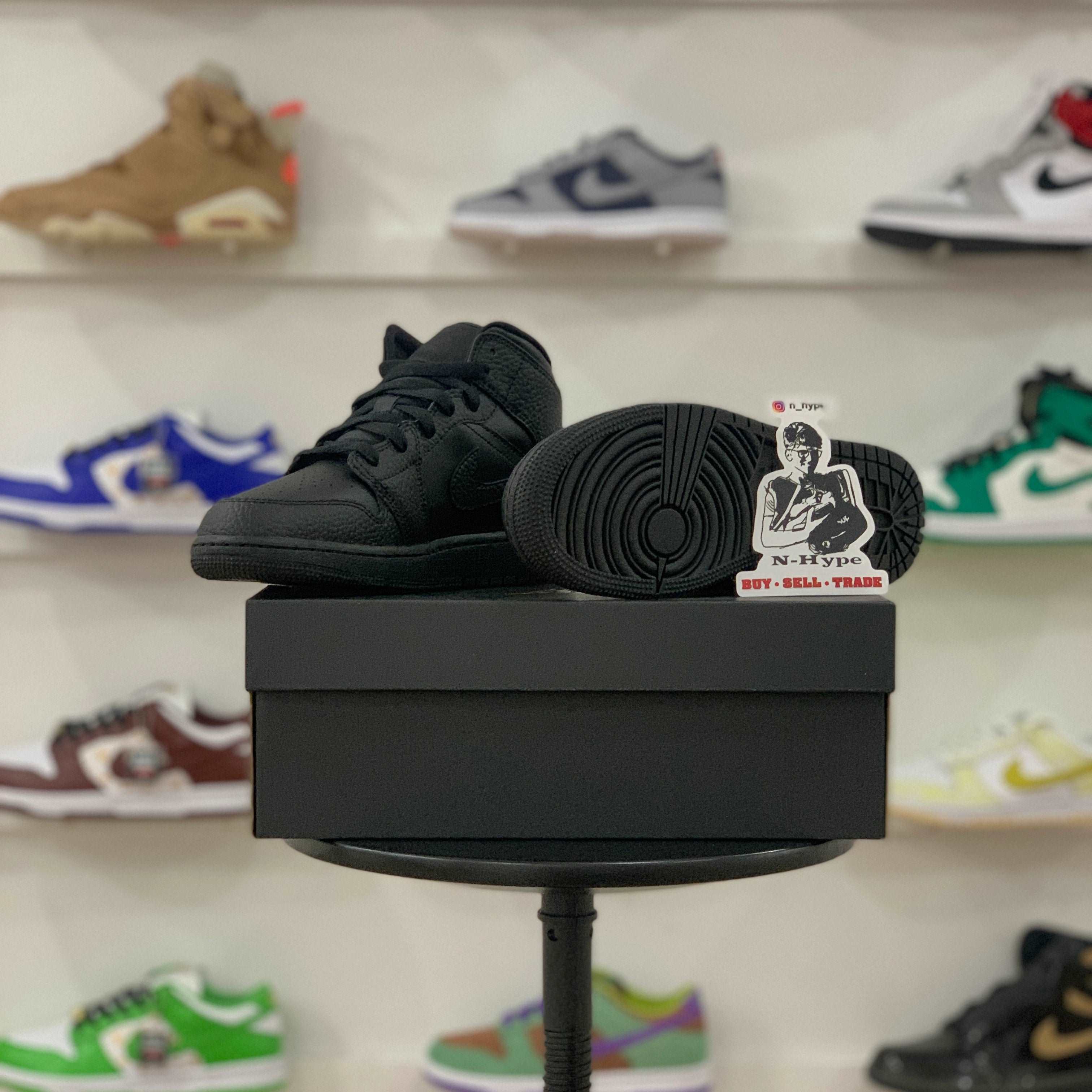 Jordan 1 Mid Black (GS) - Image 4