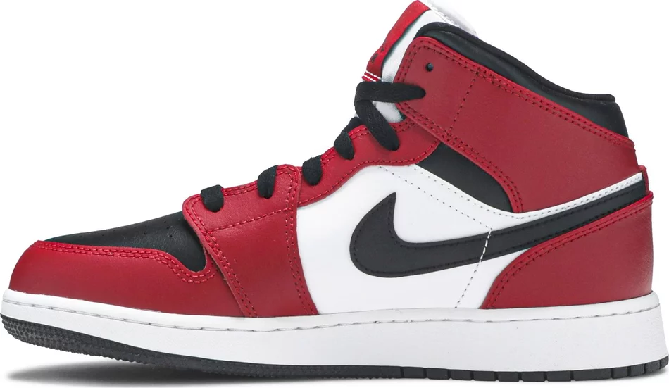 Jordan 1 Mid Chicago Black Toe (GS) - Image 3