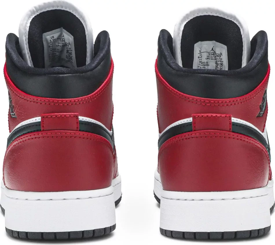 Jordan 1 Mid Chicago Black Toe (GS) - Image 4