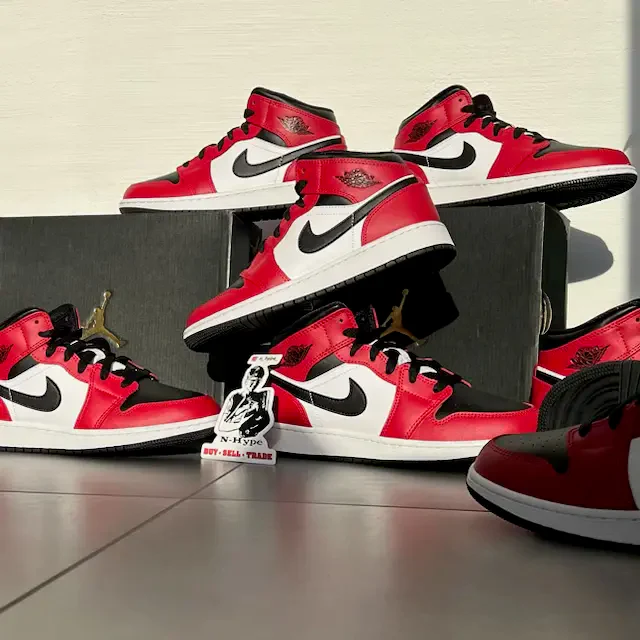 Jordan 1 Mid Chicago Black Toe (GS) - Image 6