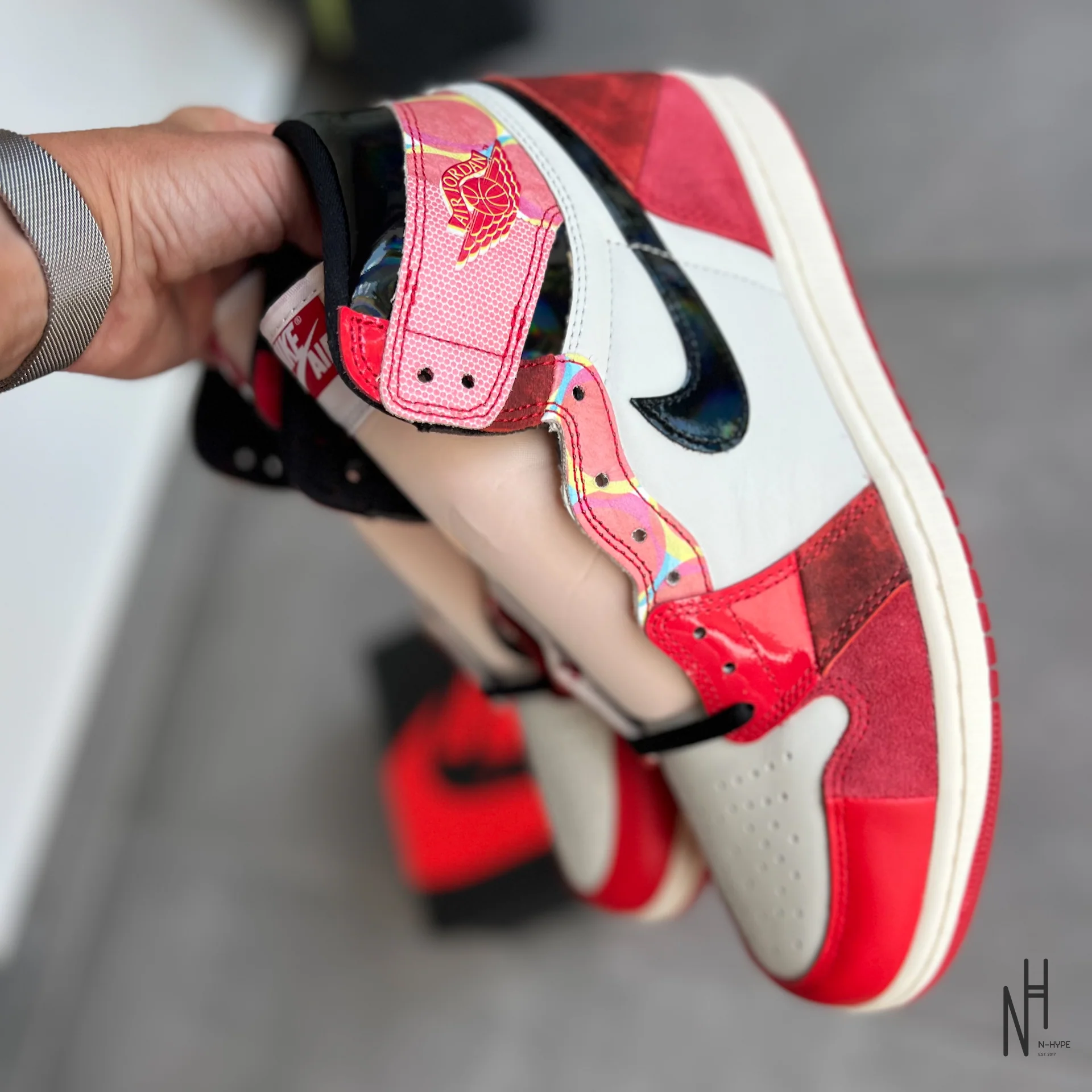 Jordan 1 Retro High OG Spider-Man Across the Spider-Verse - Image 8