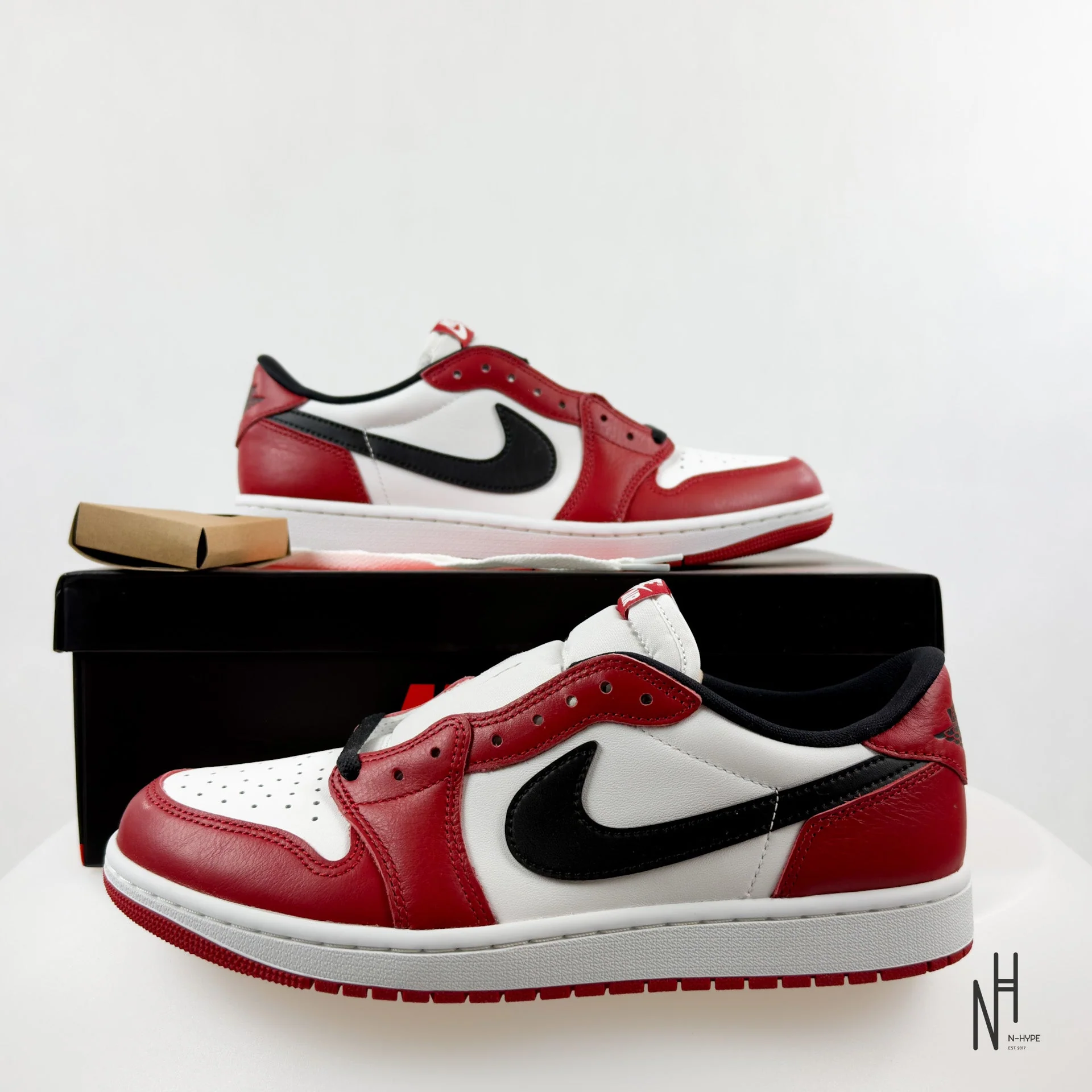 Jordan 1 Retro Low OG Chicago (2025) - Image 3