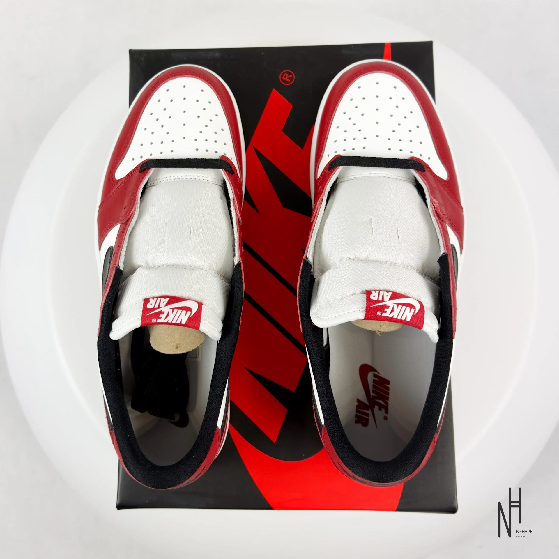 Jordan 1 Retro Low OG Chicago (2025) - Image 4
