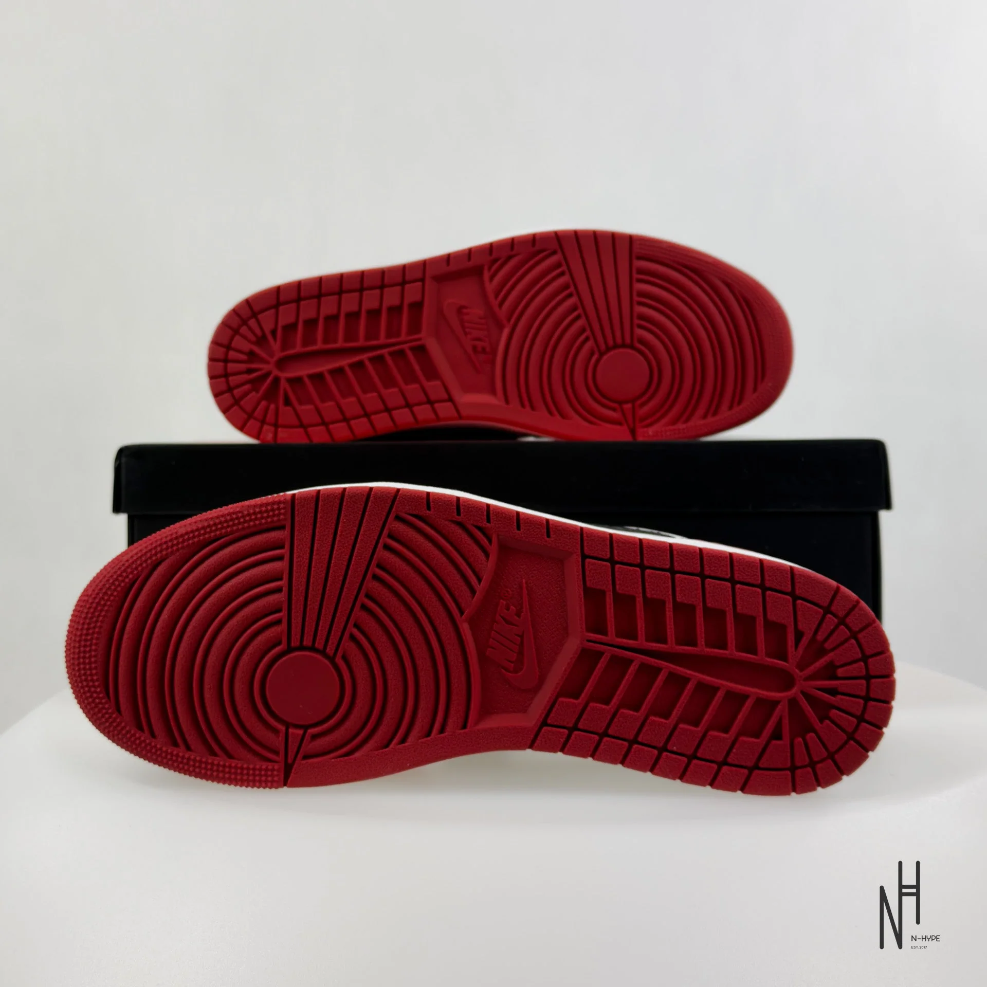 Jordan 1 Retro Low OG Chicago (2025) - Image 6