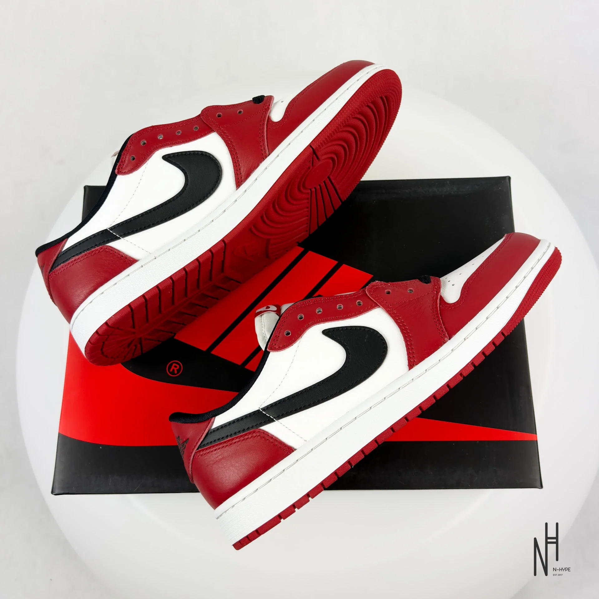 Jordan 1 Retro Low OG Chicago (2025) - Image 9