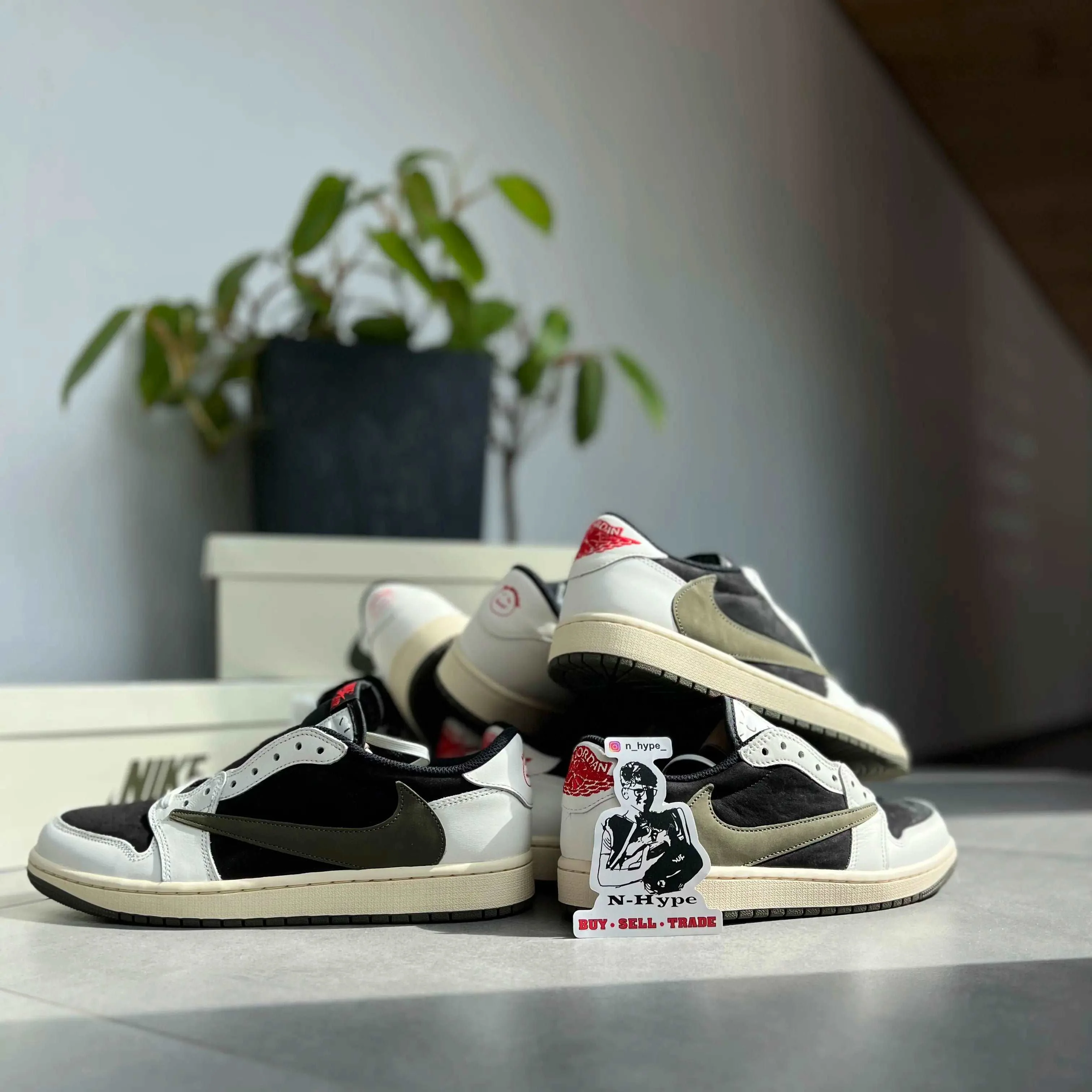 Jordan 1 Retro Low OG SP Travis Scott Olive (W) - Image 4