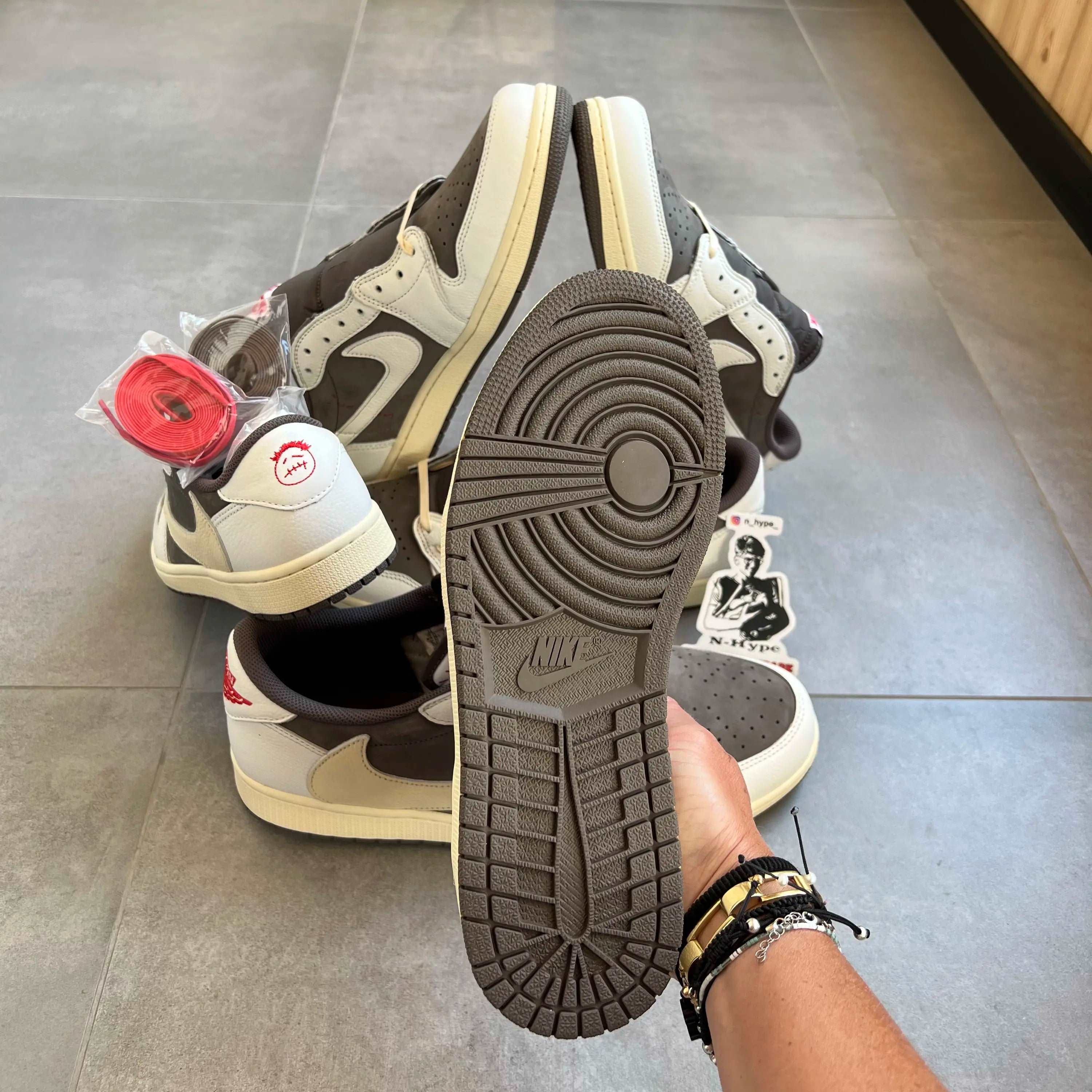Jordan 1 Retro Low OG SP Travis Scott Reverse Mocha - Image 7