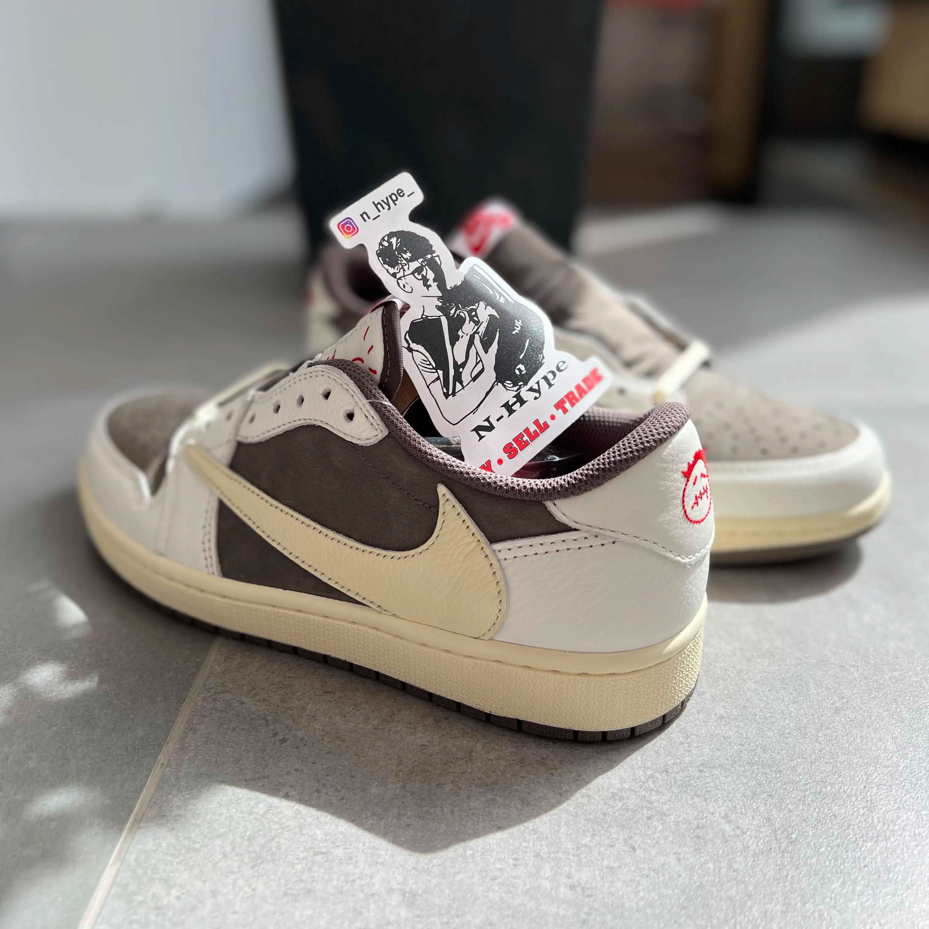 Jordan 1 Retro Low OG SP Travis Scott Reverse Mocha - Image 8