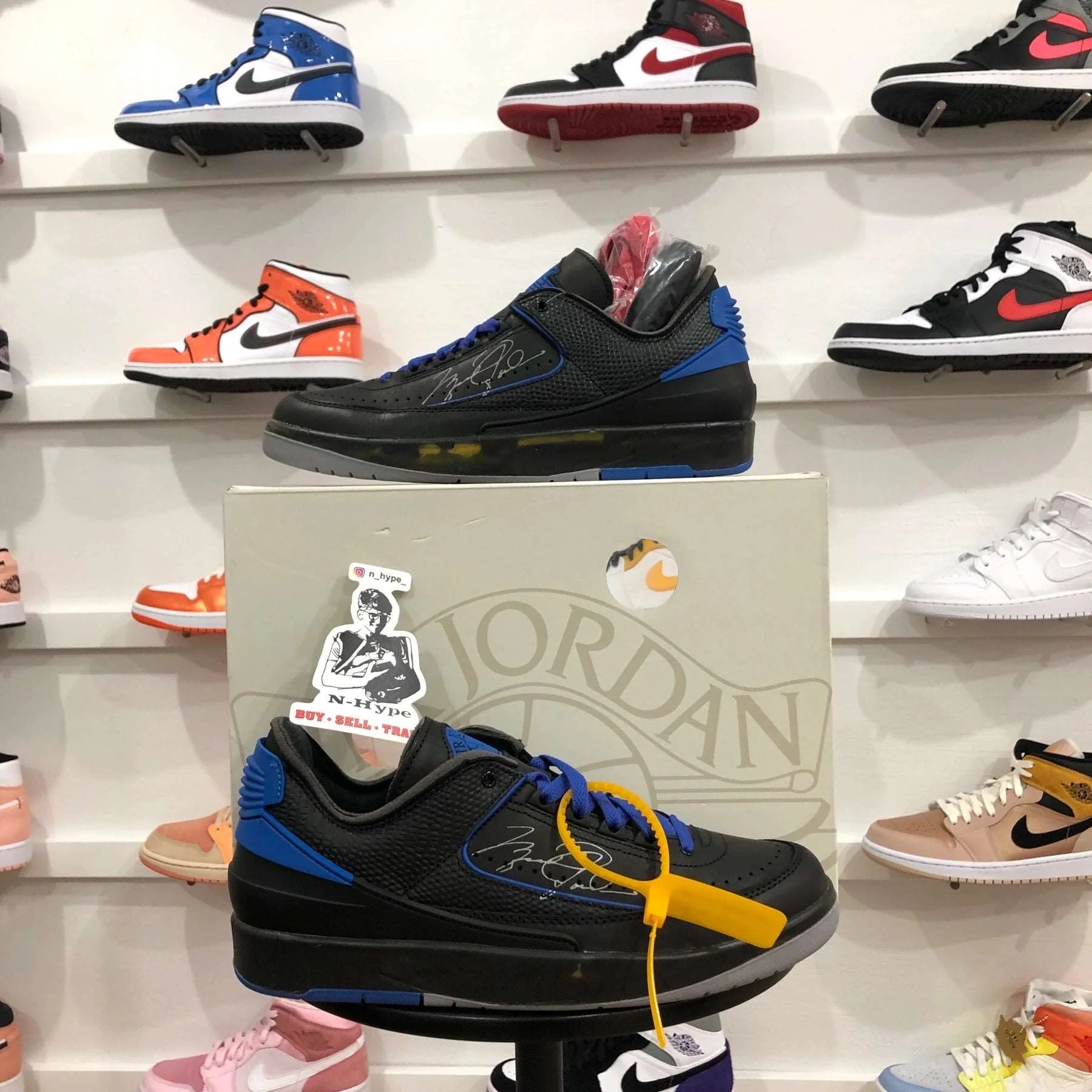 Jordan 2 Retro Low SP Off-White Black Blue - Image 4