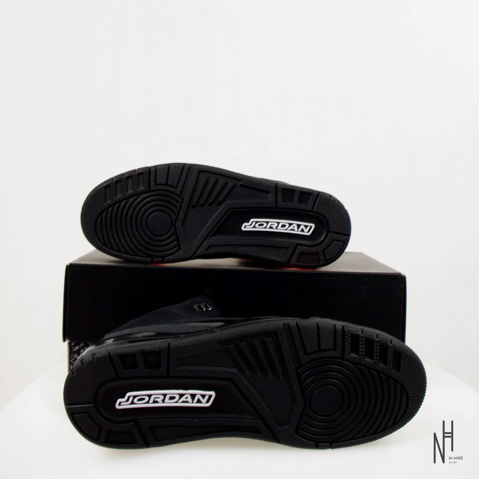 Jordan 3 Retro Black Cat (2025) - Image 7