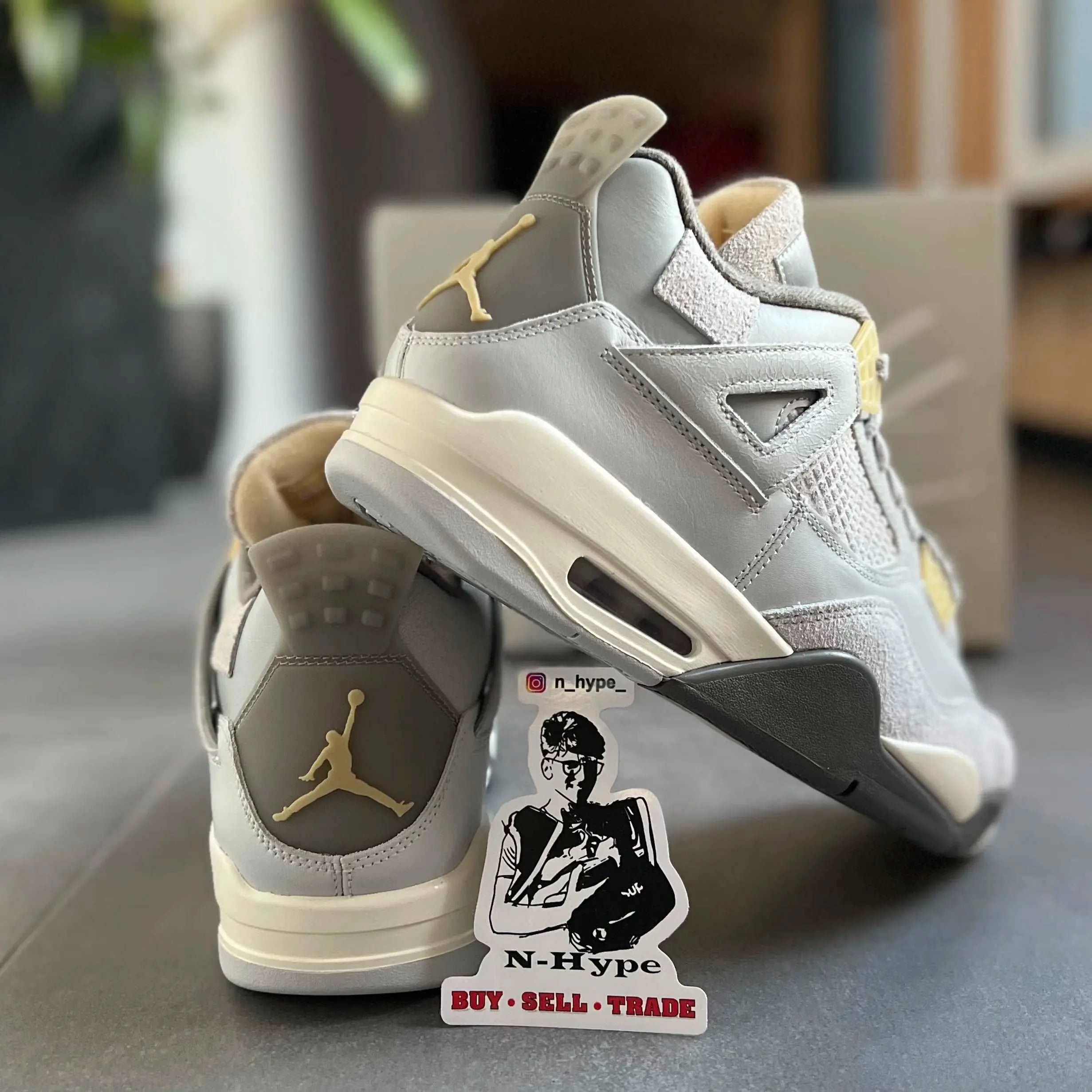 Jordan 4 Retro SE Craft Photon Dust - Image 5
