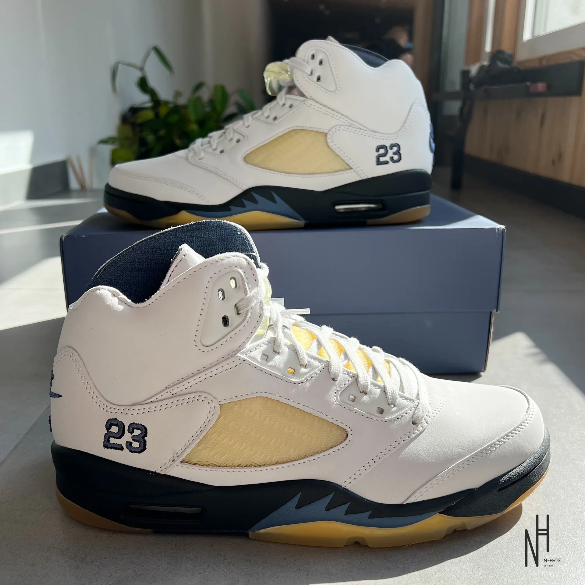 Jordan 5 Retro A Ma Maniére Dawn (Women's) - Image 4