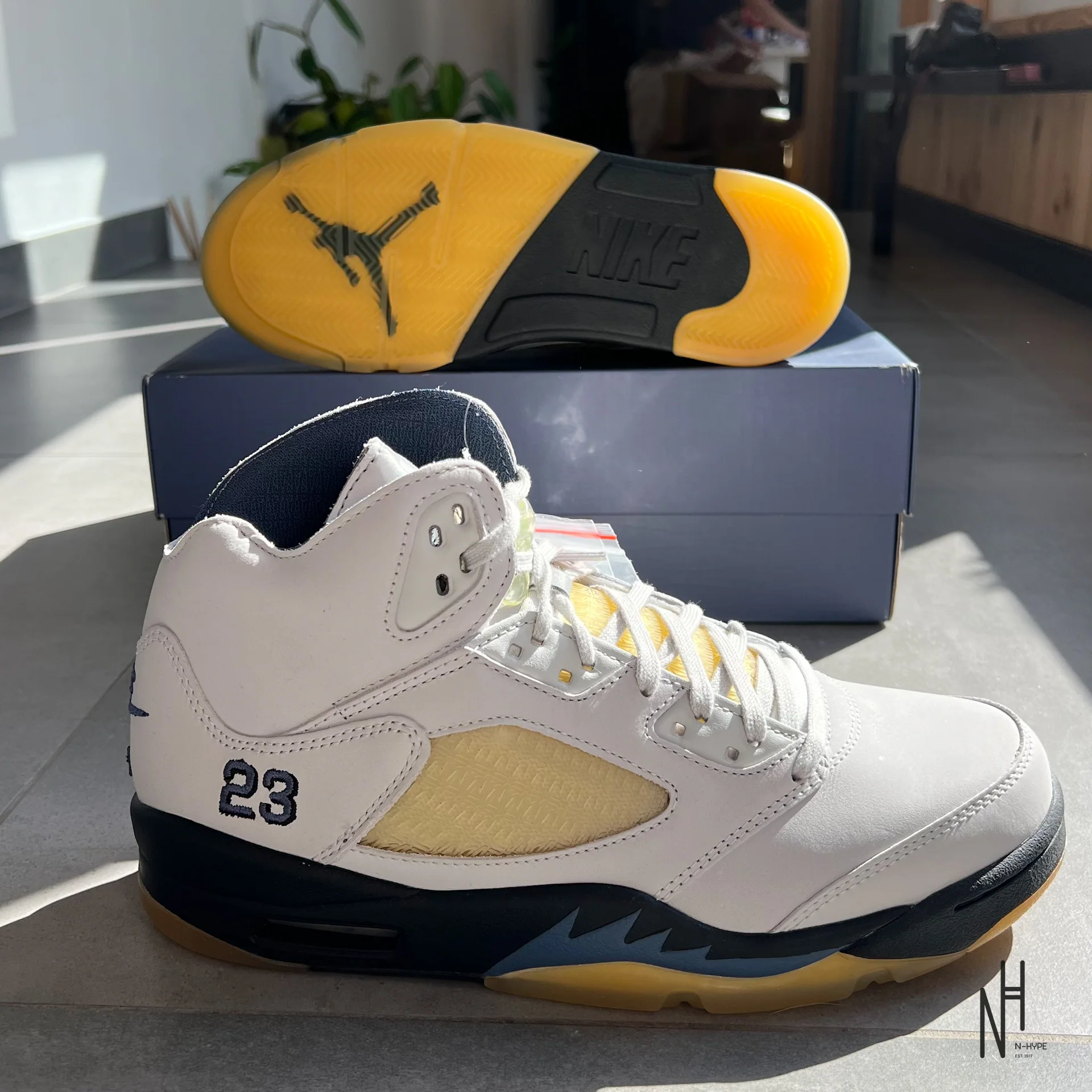 Jordan 5 Retro A Ma Maniére Dawn (Women's) - Image 5