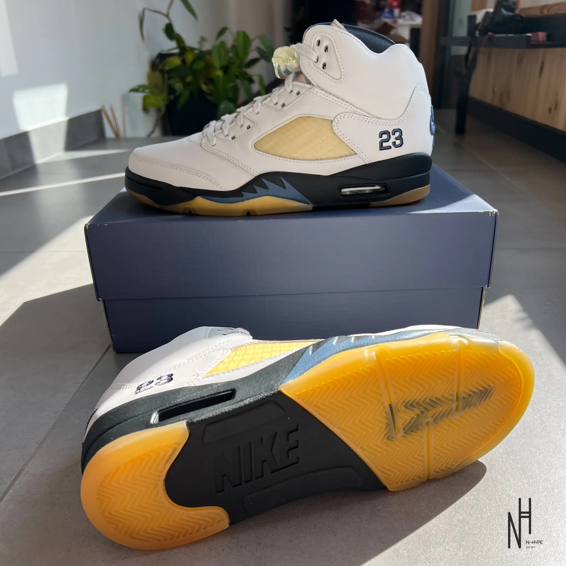 Jordan 5 Retro A Ma Maniére Dawn (Women's) - Image 6