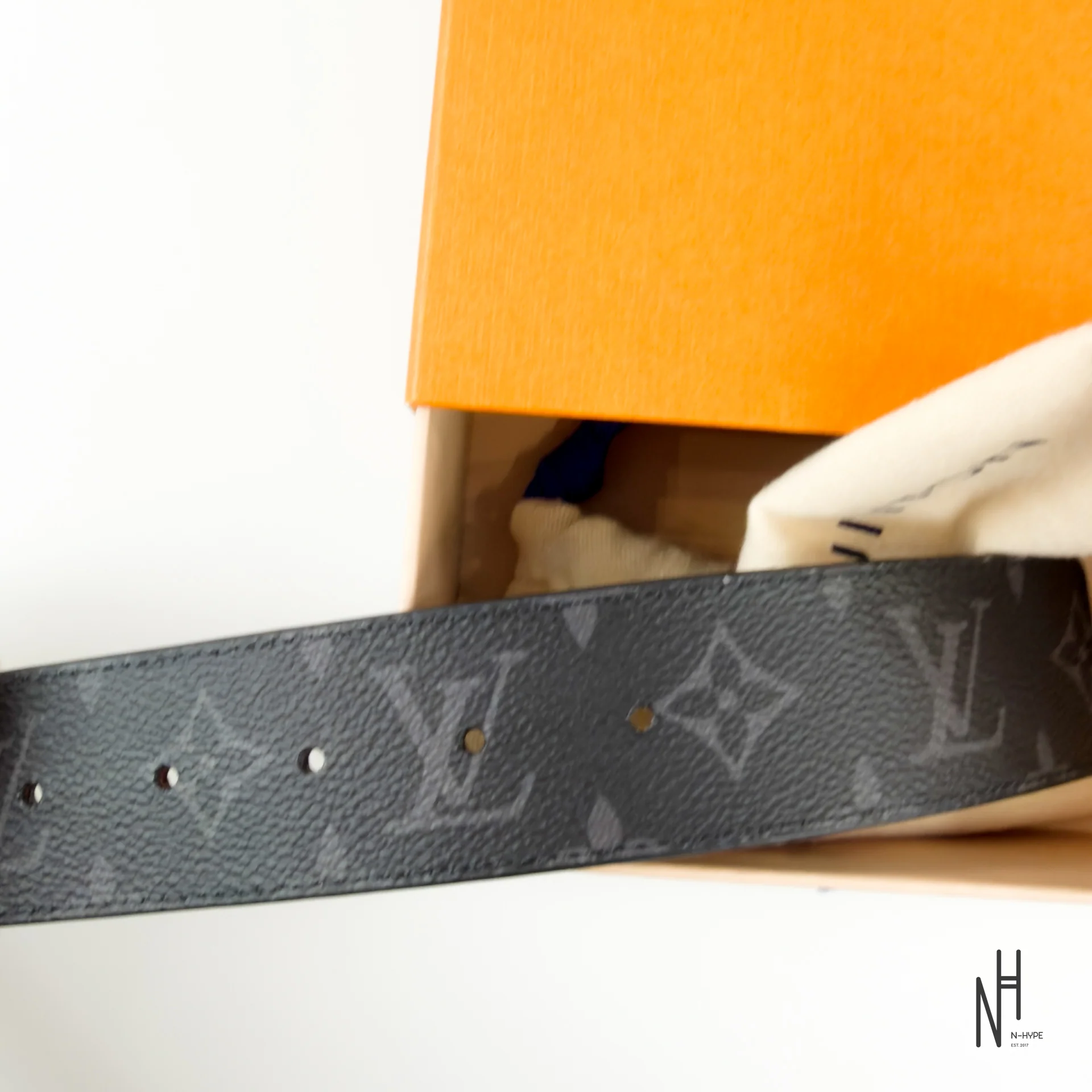 Louis Vuitton LV Shake 40mm Reversible Monogram Belt Black - Image 4