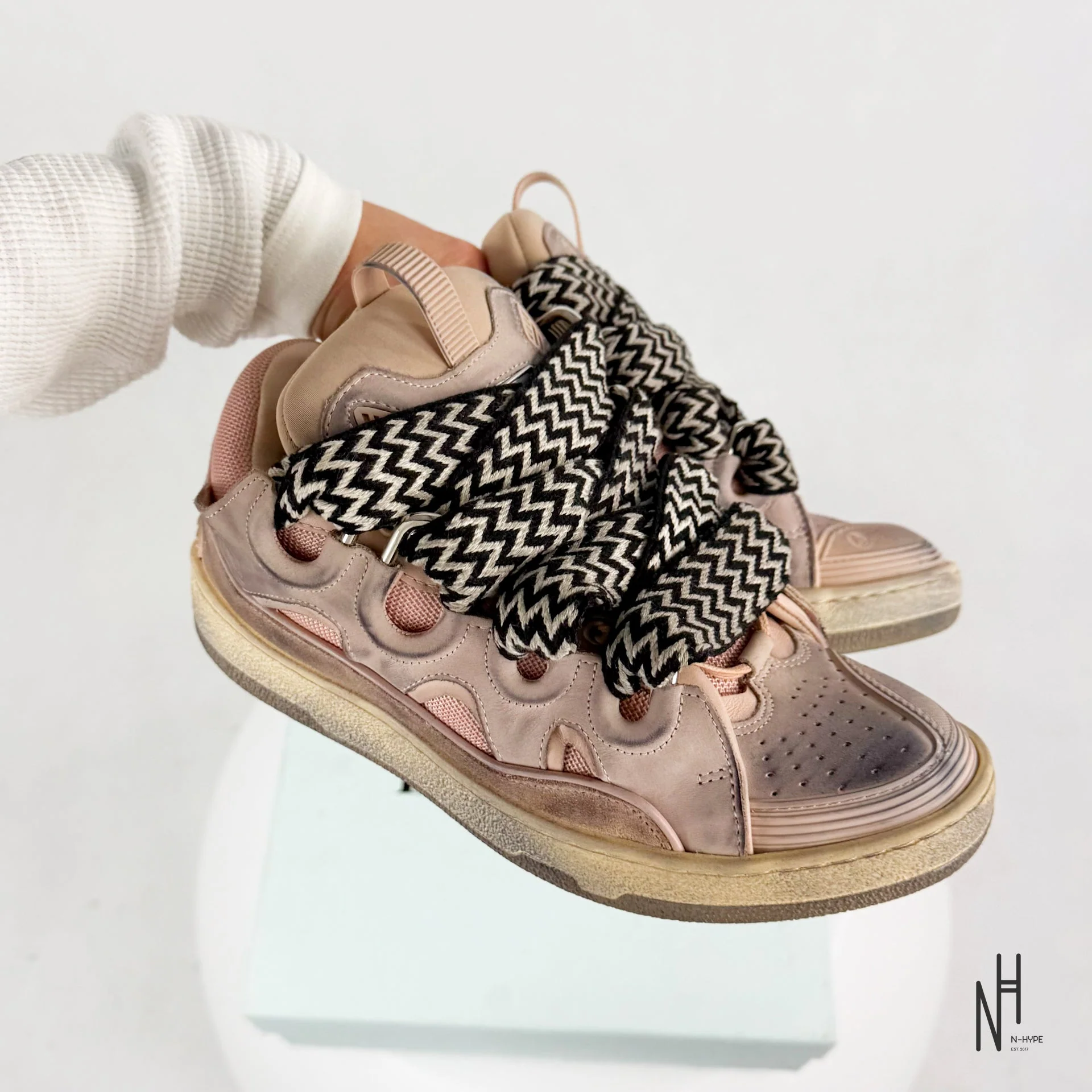 Lanvin Curb Sneakers Vintage Pink - Image 12