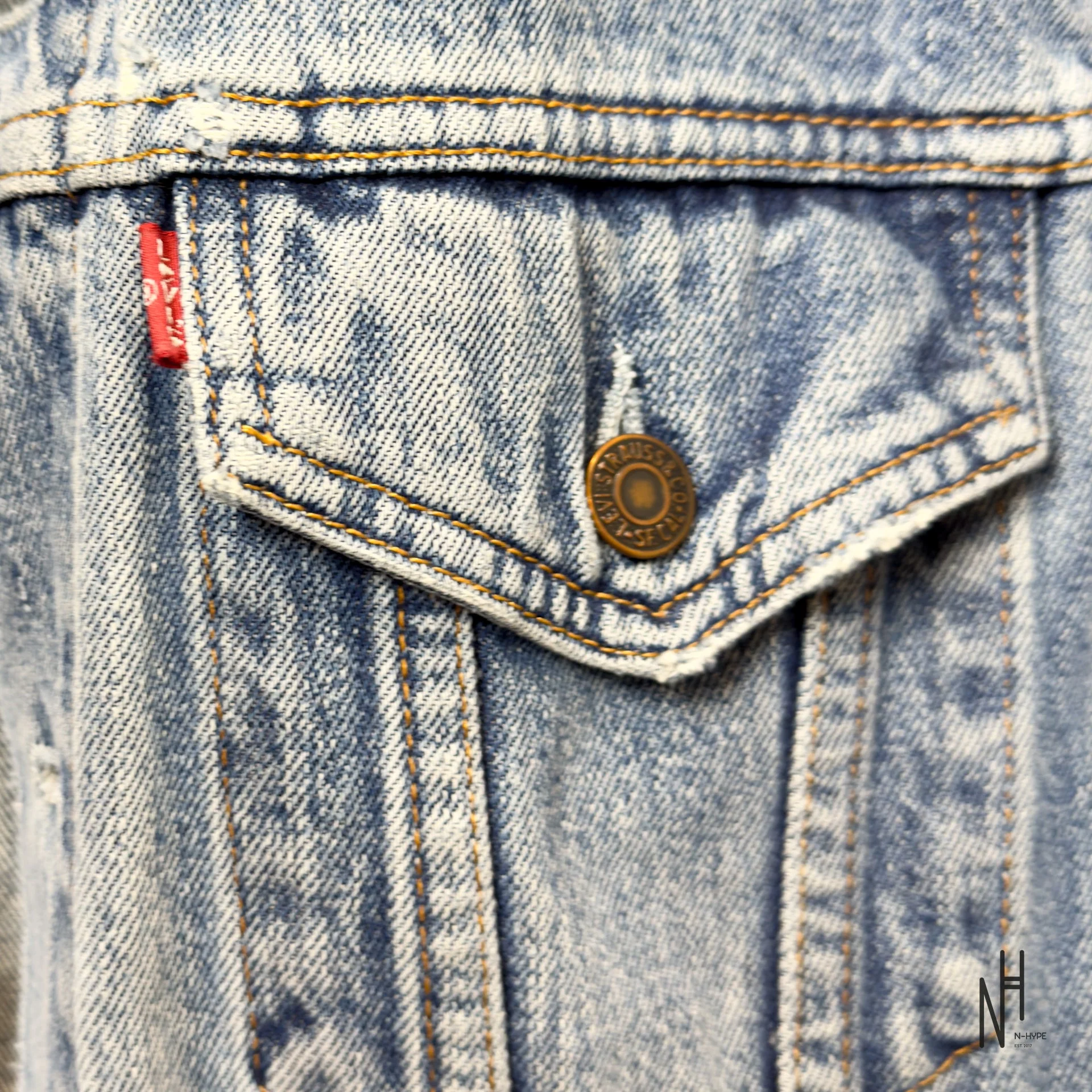 Levi’s Denim Jacket / Light Wash - Image 10