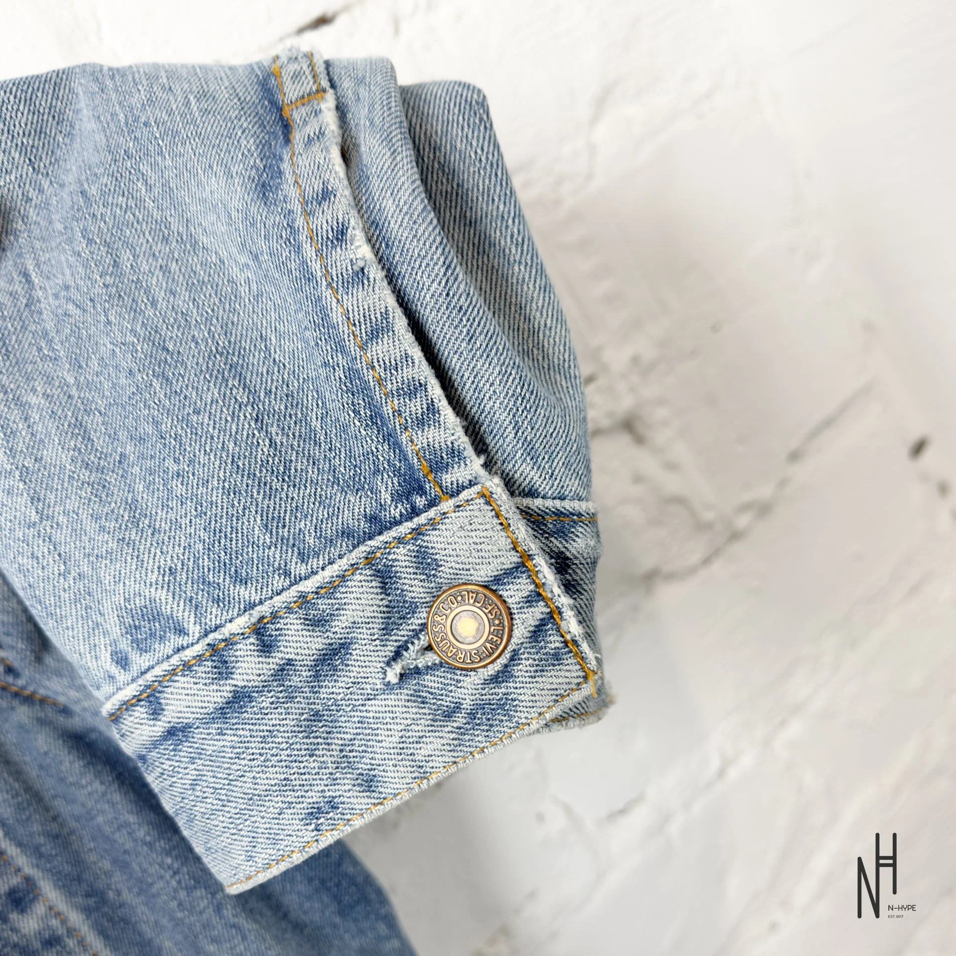 Levi’s Denim Jacket / Light Wash - Image 6
