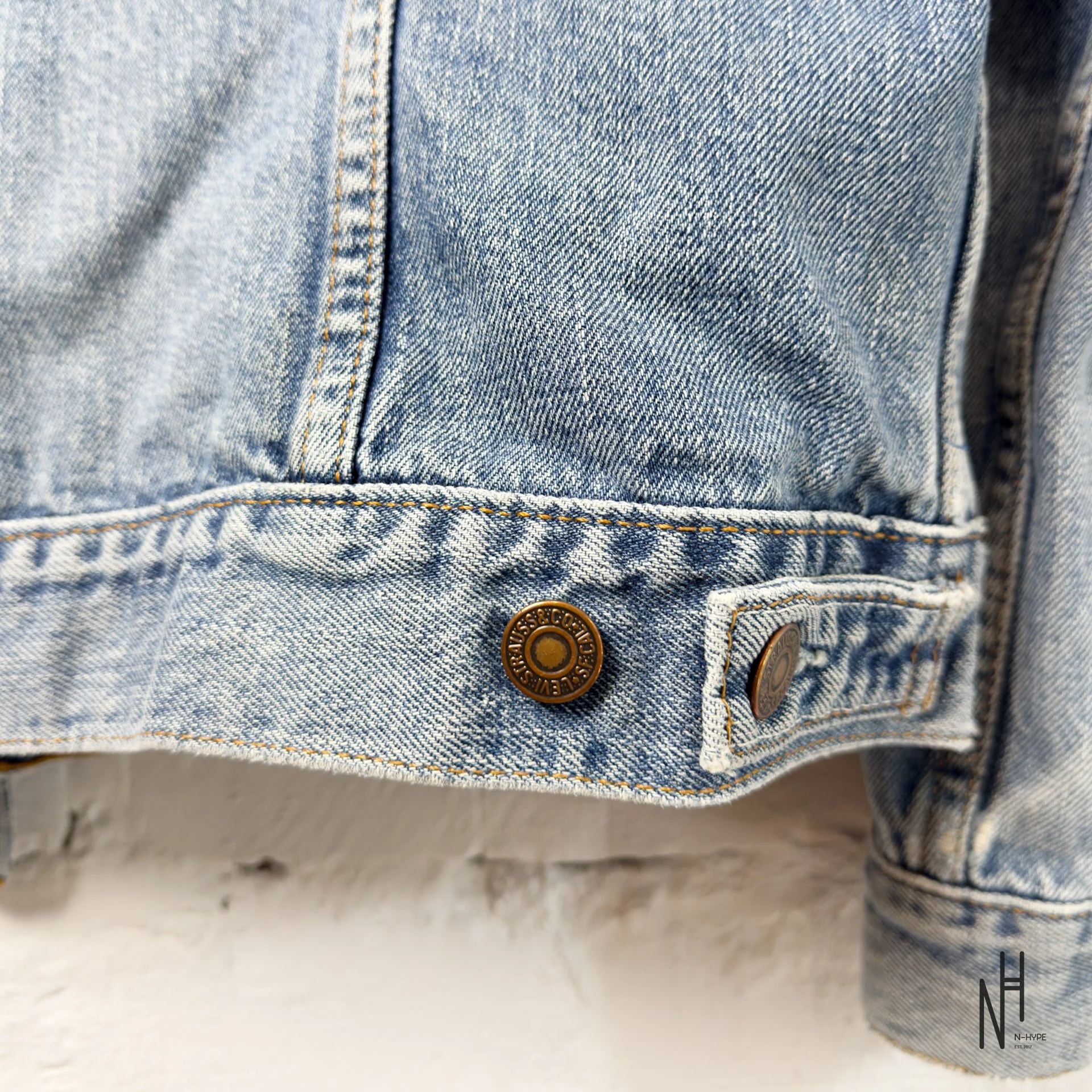 Levi’s Denim Jacket / Light Wash - Image 8