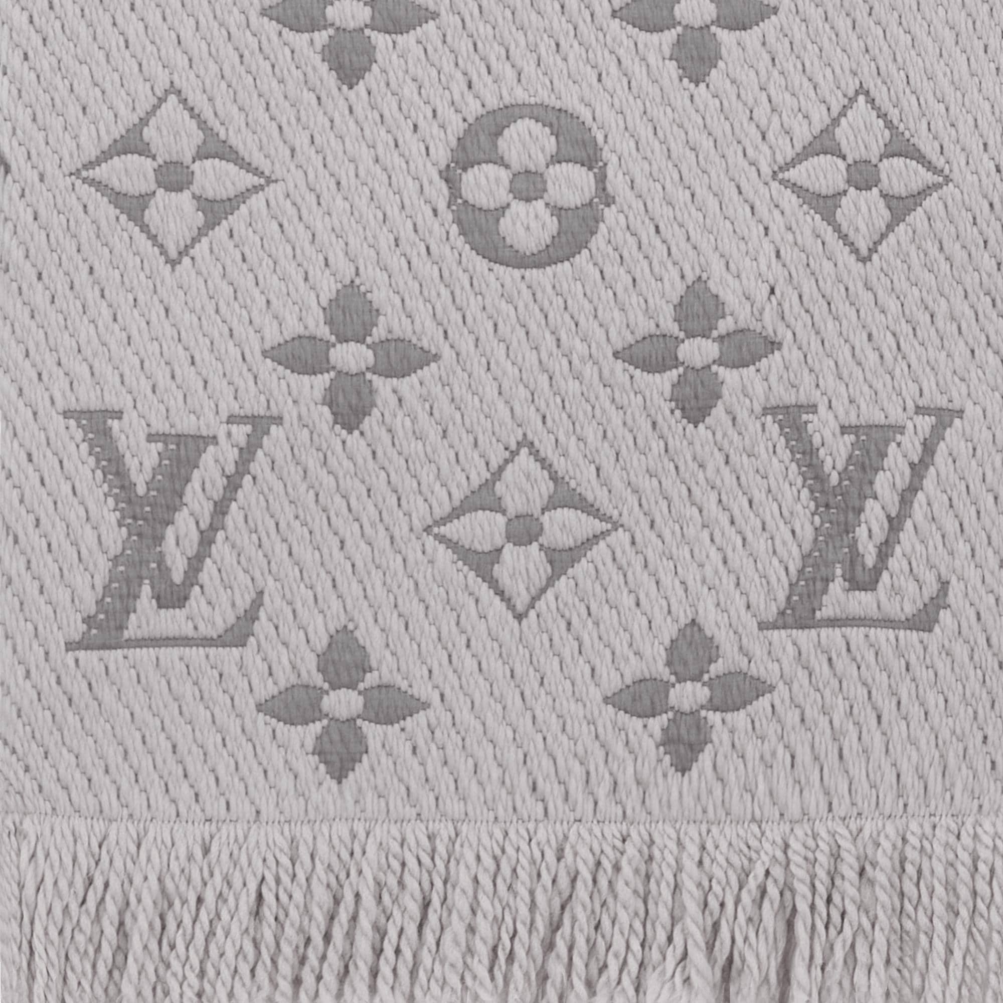 Louis Vuitton Logomania Scarf Grey - Image 2