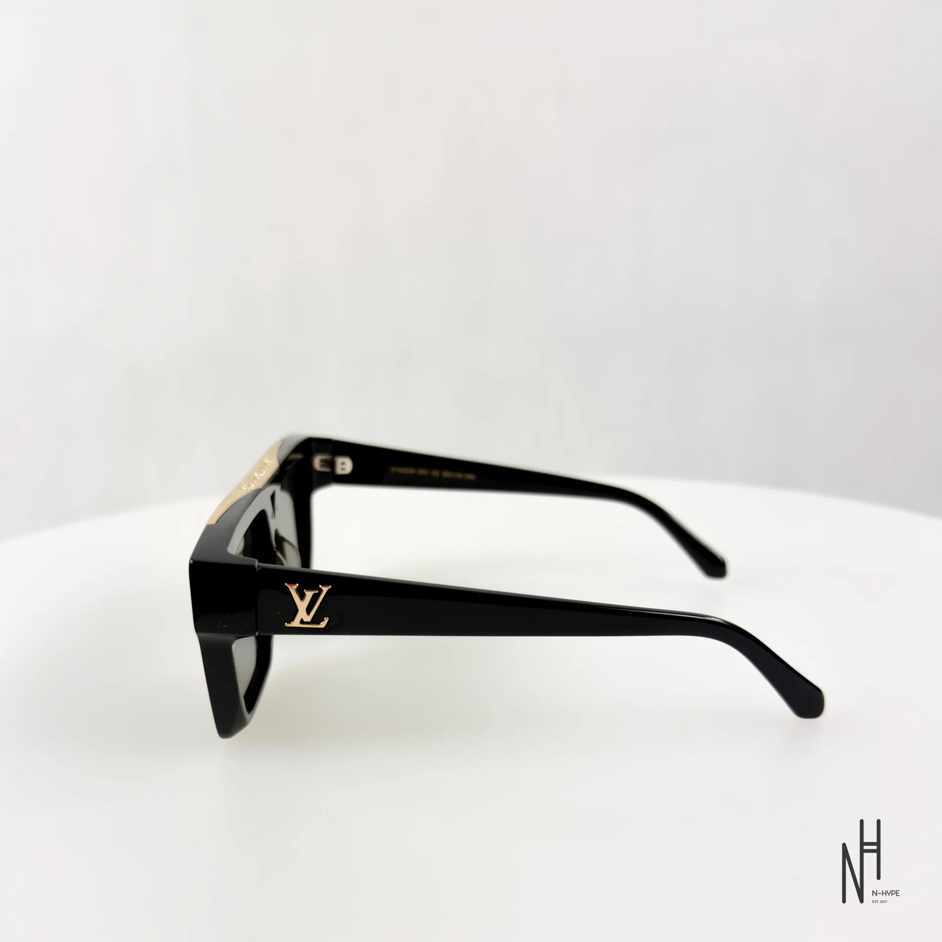 Louis Vuitton Sunglasses Black Gold - Image 2