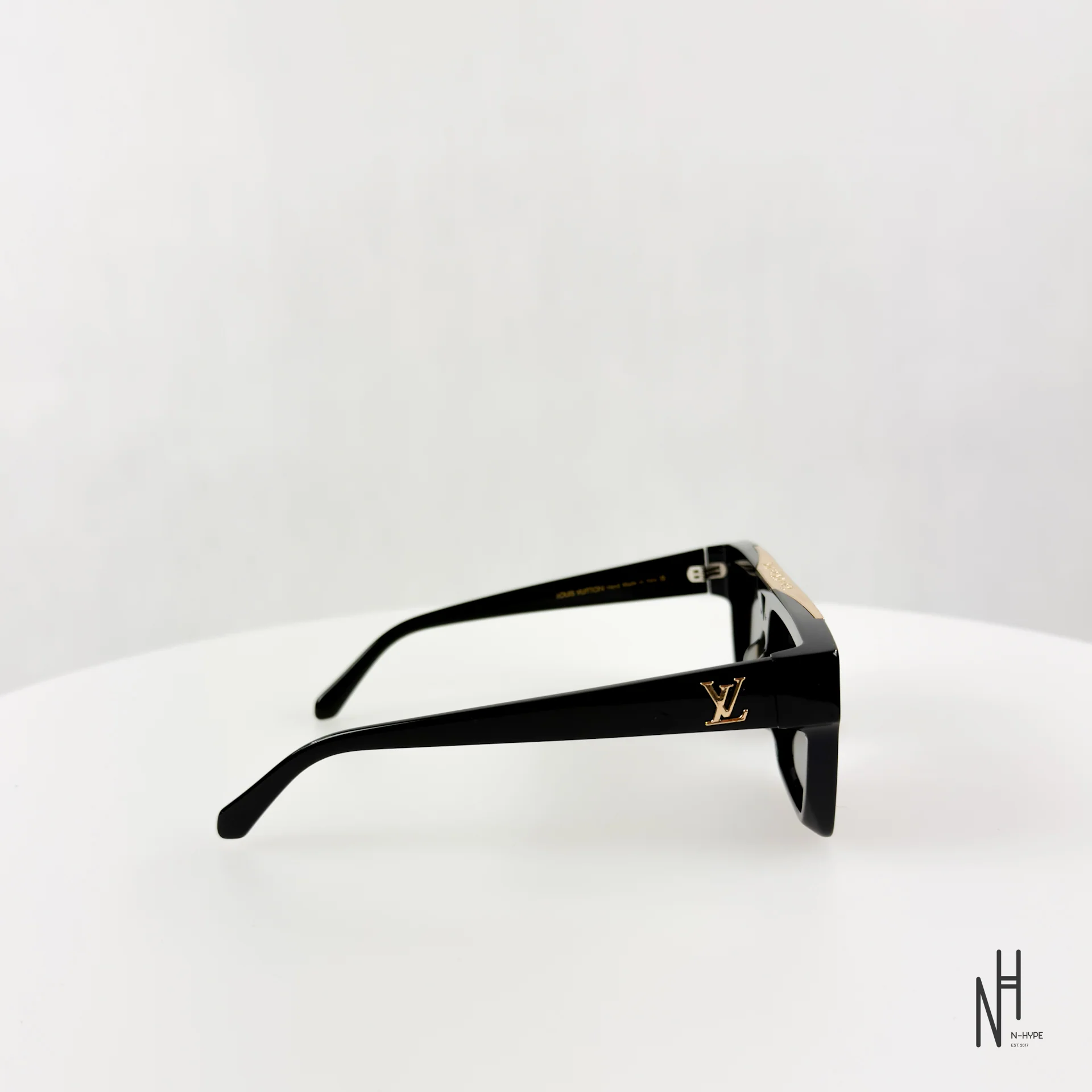 Louis Vuitton Sunglasses Black Gold - Image 4