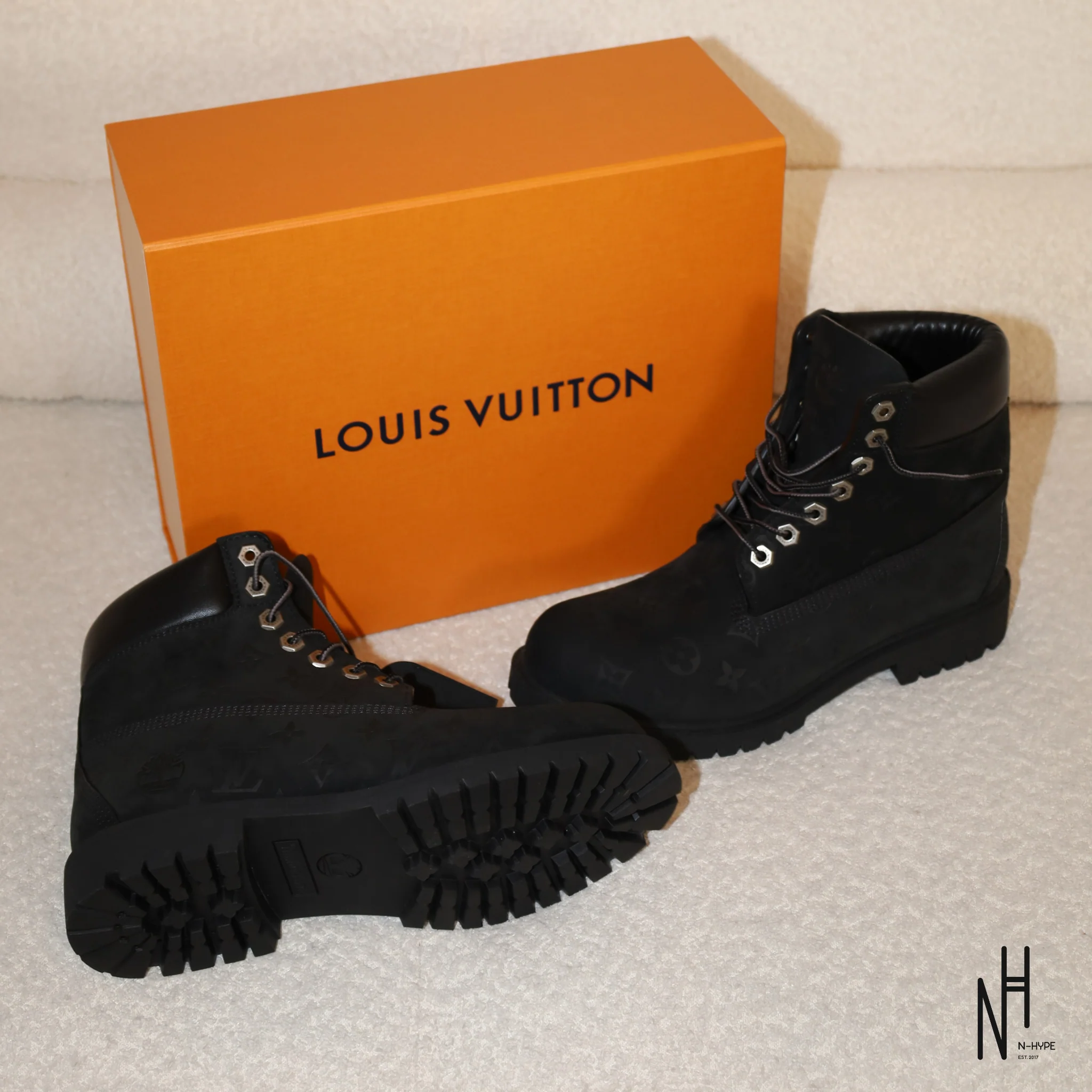 Louis Vuitton Timberland 6" Ankle Boot Black - Image 3