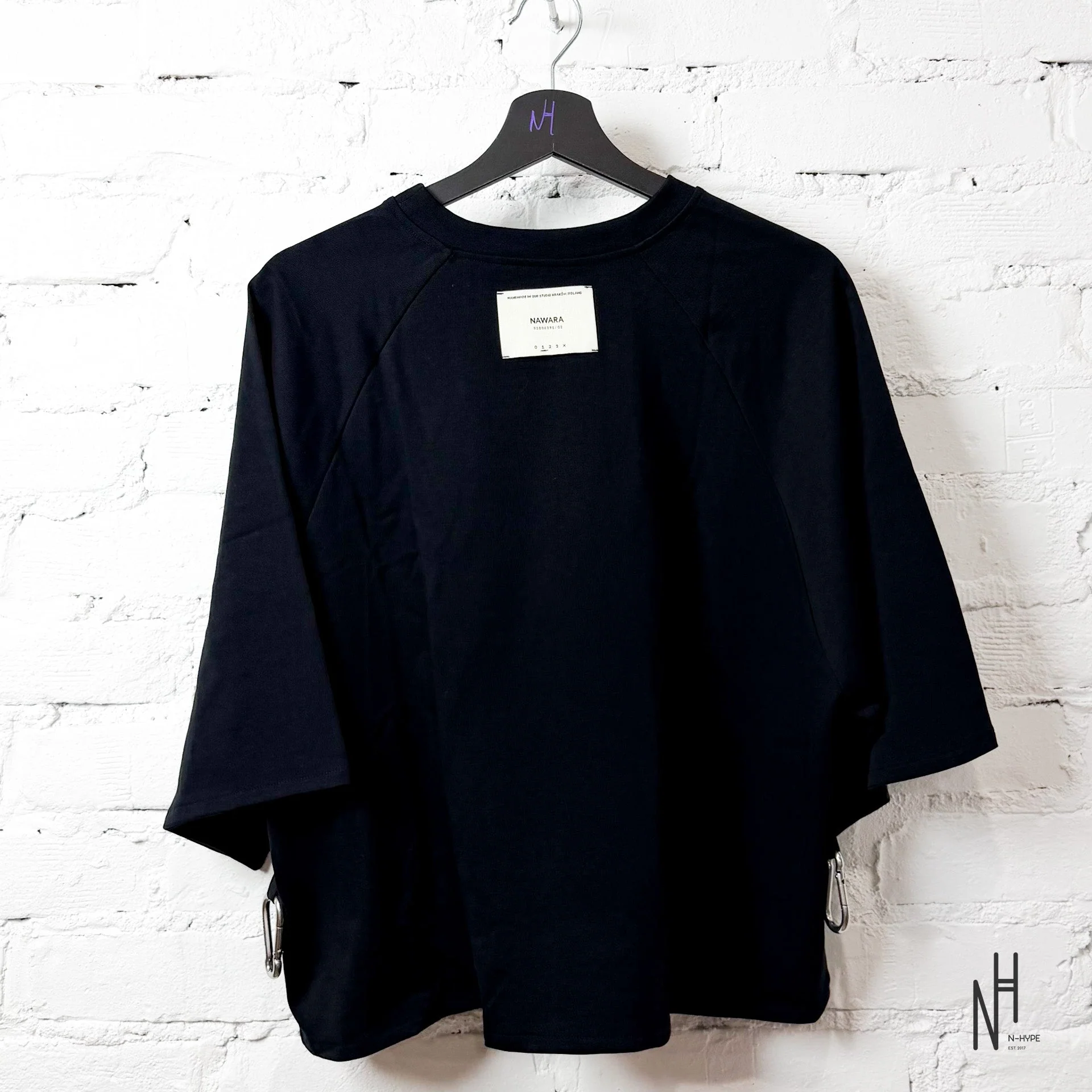 Nawara Carabiner Tee - Image 4