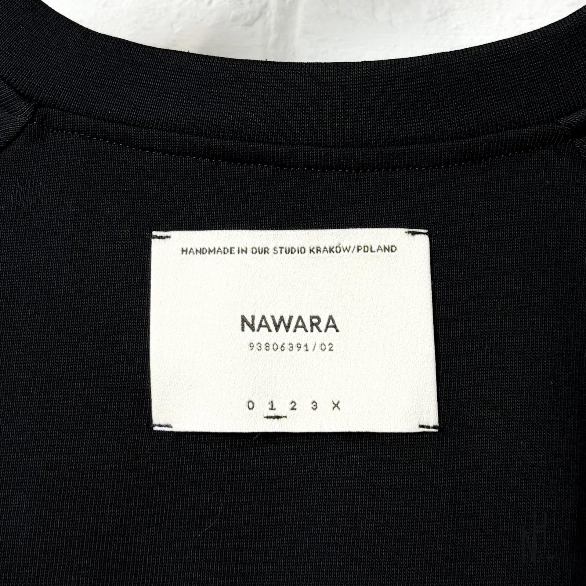 Nawara Carabiner Tee - Image 5
