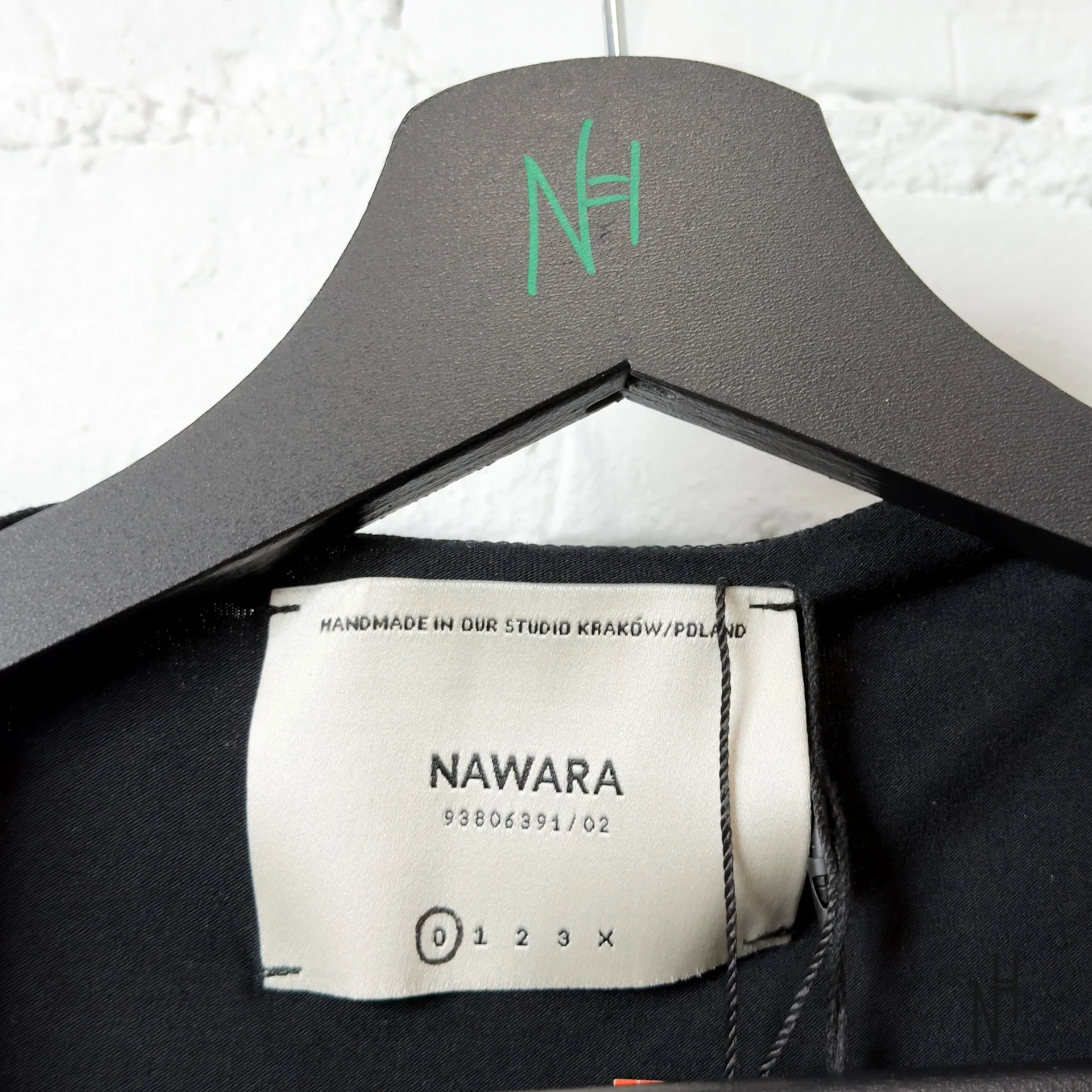 Nawara Mizu Tank Top Black - Image 3