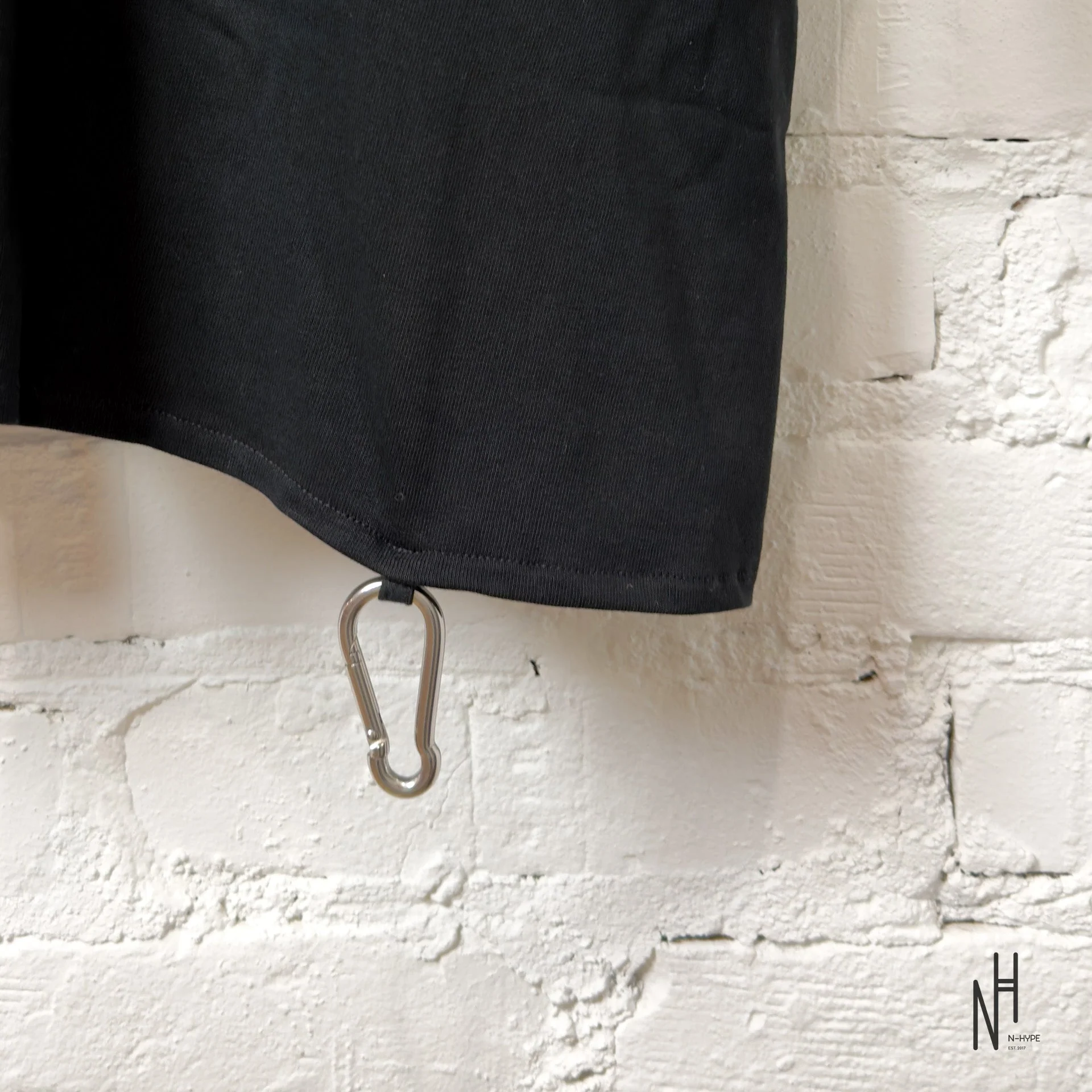 Nawara Raglan Tee Black - Image 2
