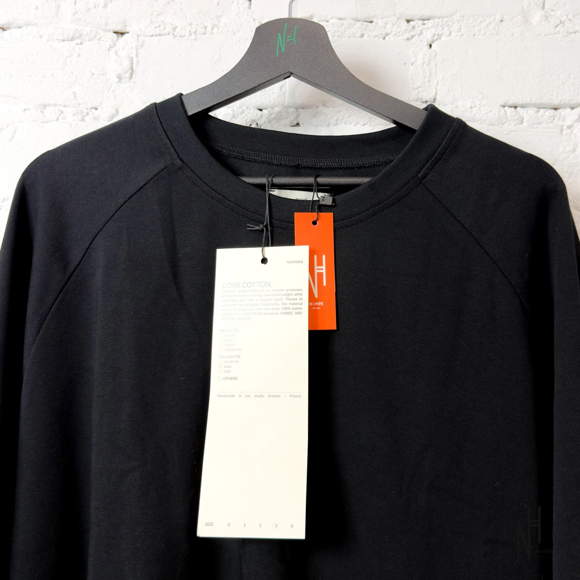 Nawara Raglan Tee Black - Image 3