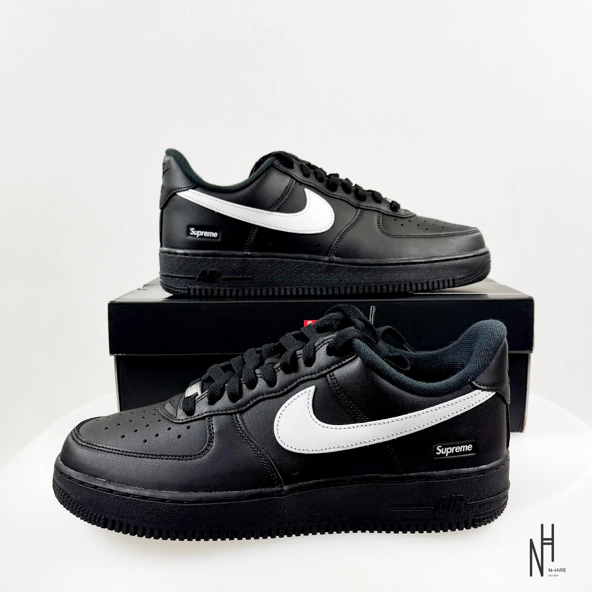Nike Air Force 1 Low Supreme Black White - Image 2