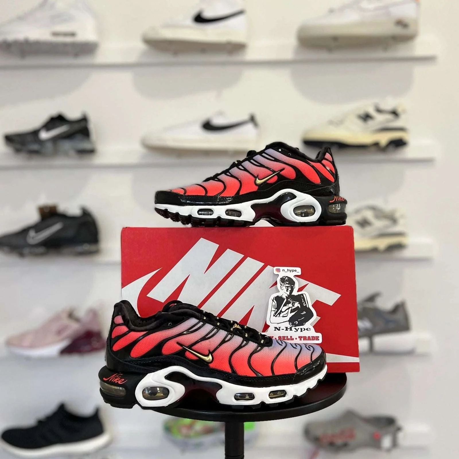 Nike Air Max Plus Sisterhood (W) - Image 2