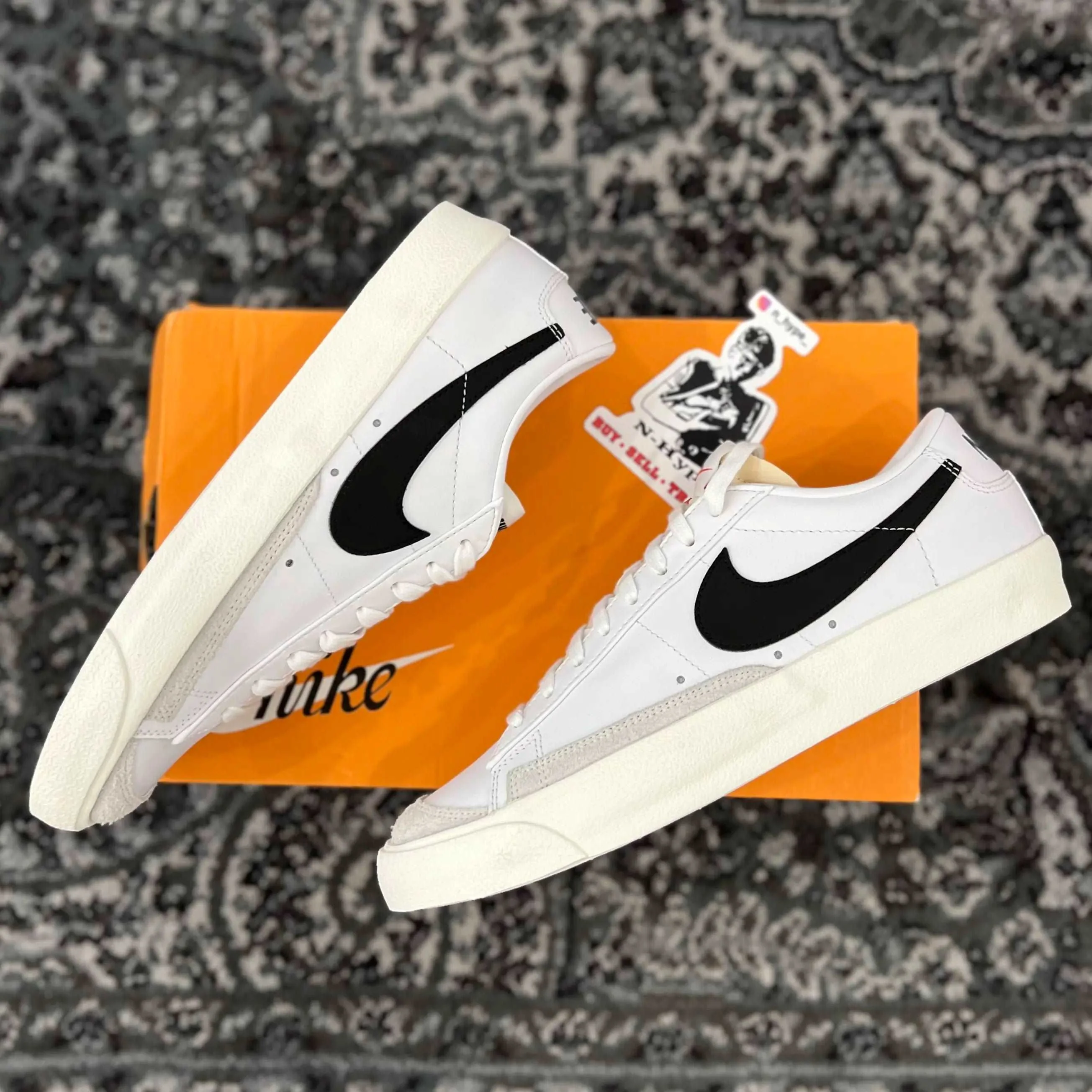 Nike Blazer Low 77 Vintage White Black - Image 5