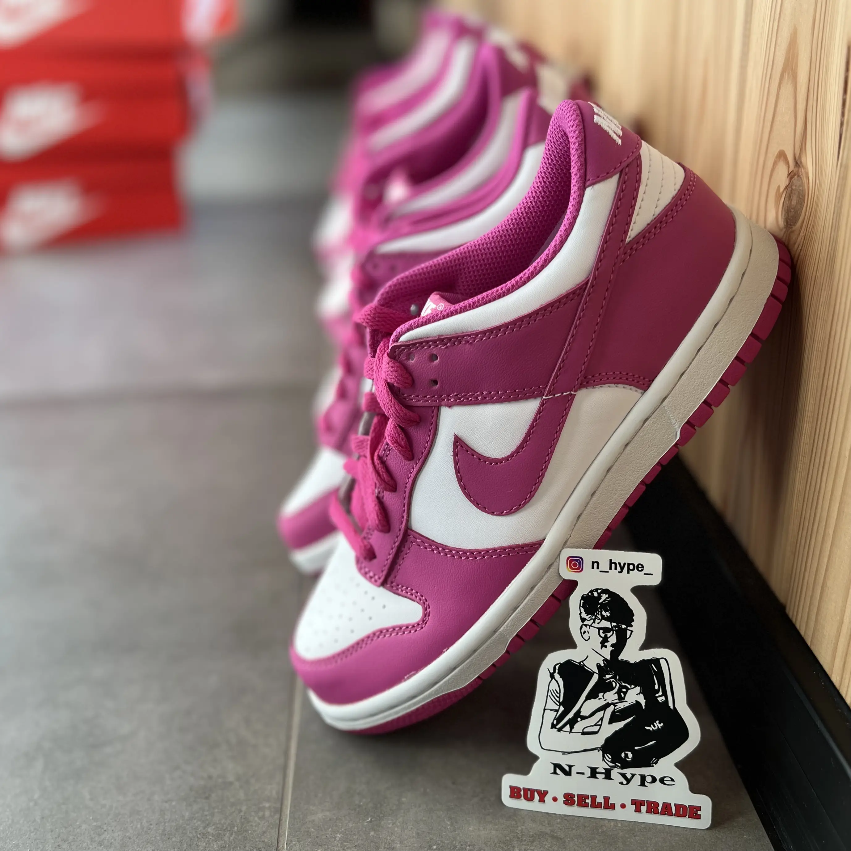 Nike Dunk Low Active Fuchsia (GS) - Image 4