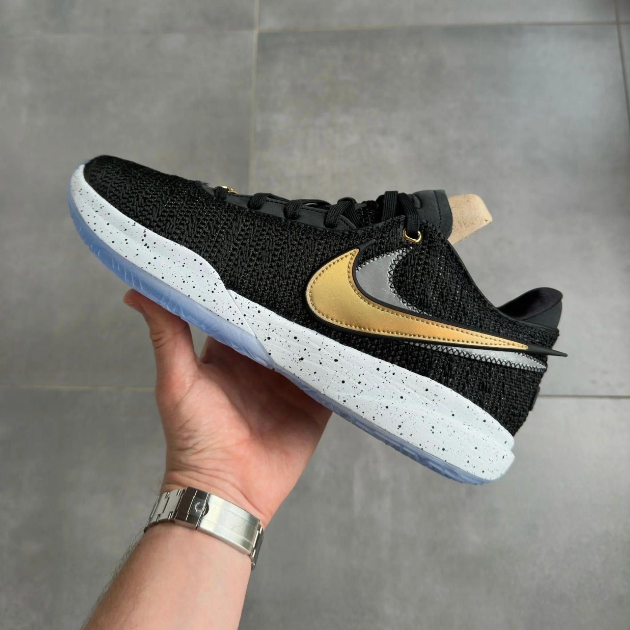 Nike LeBron 20 Black Metallic Gold - Image 4