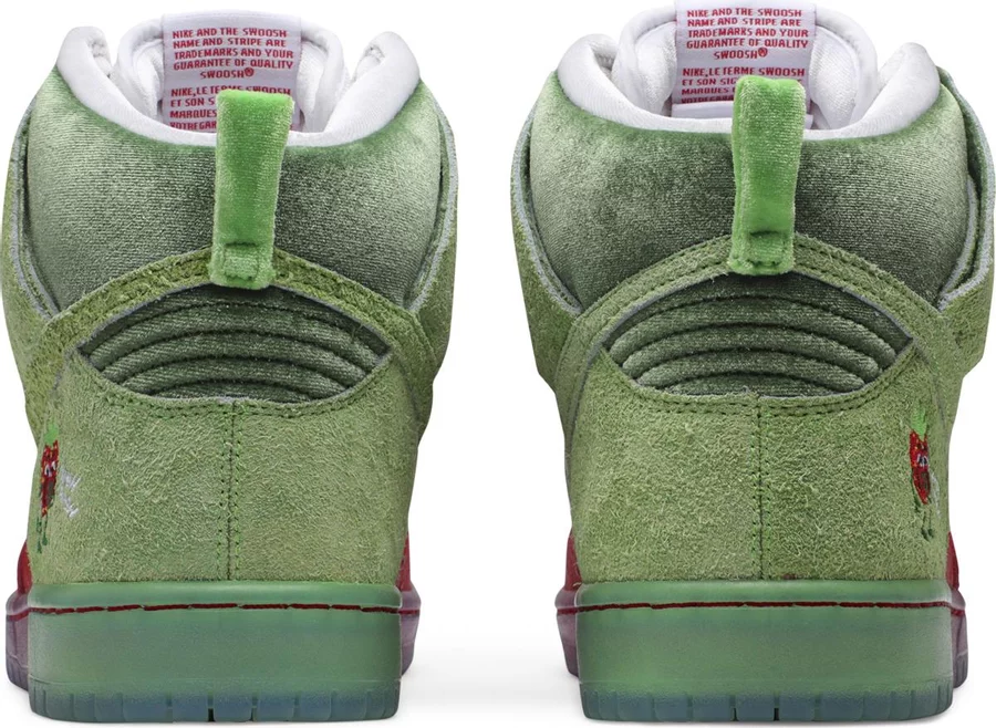 Nike SB Dunk High Strawberry Cough - Image 3