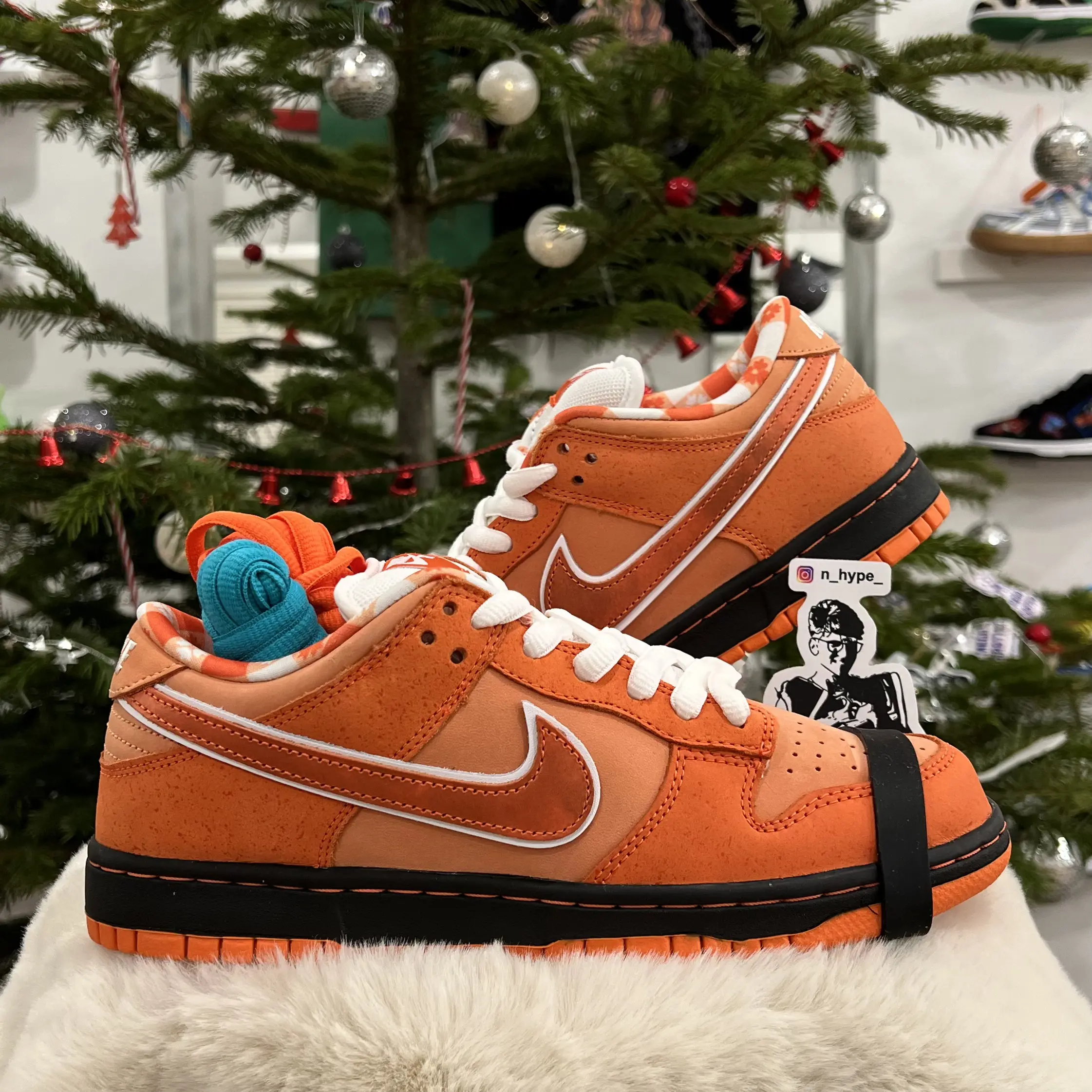Nike SB Dunk Low Concepts Orange Lobster - Image 4