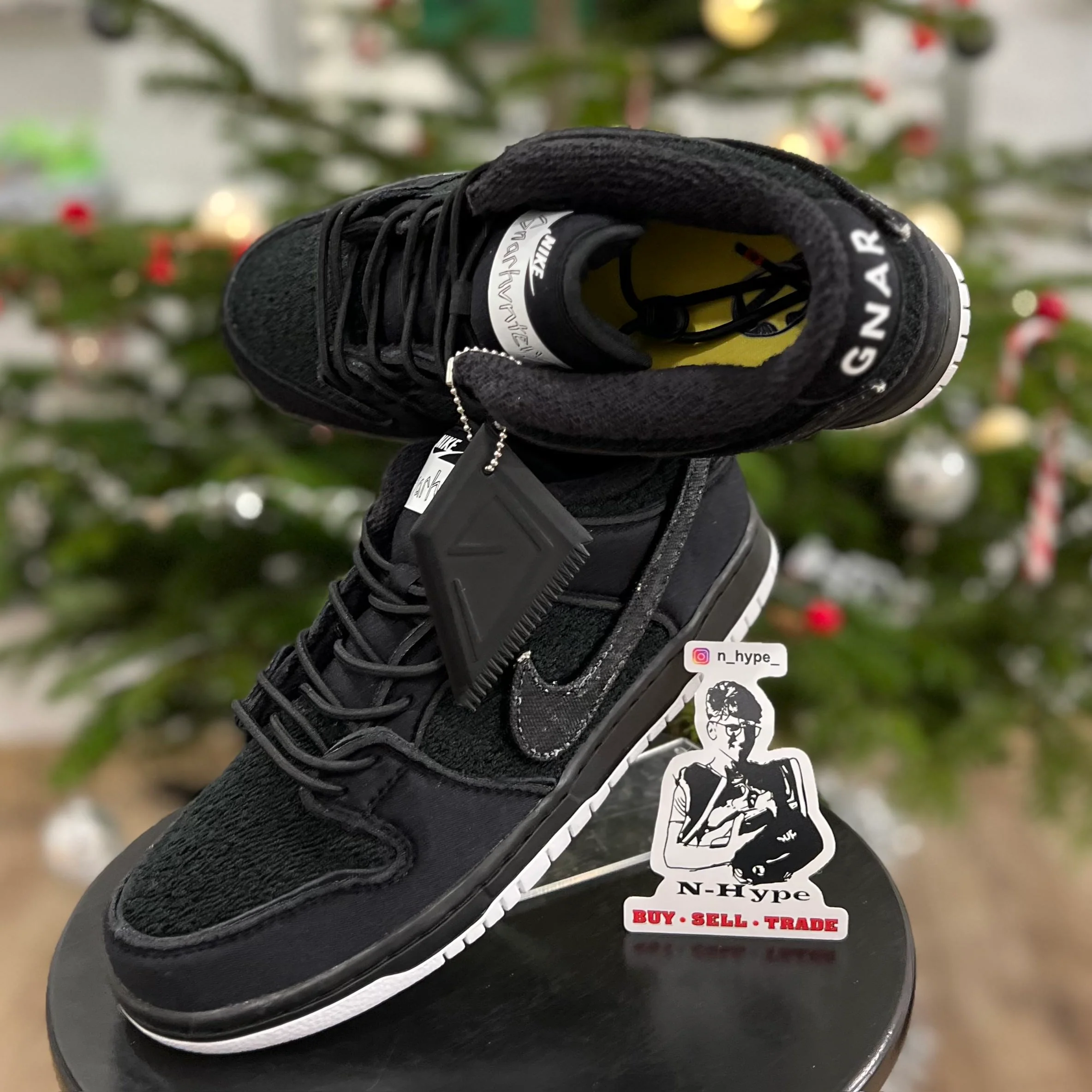 Nike SB Dunk Low Gnarhunters - Image 4