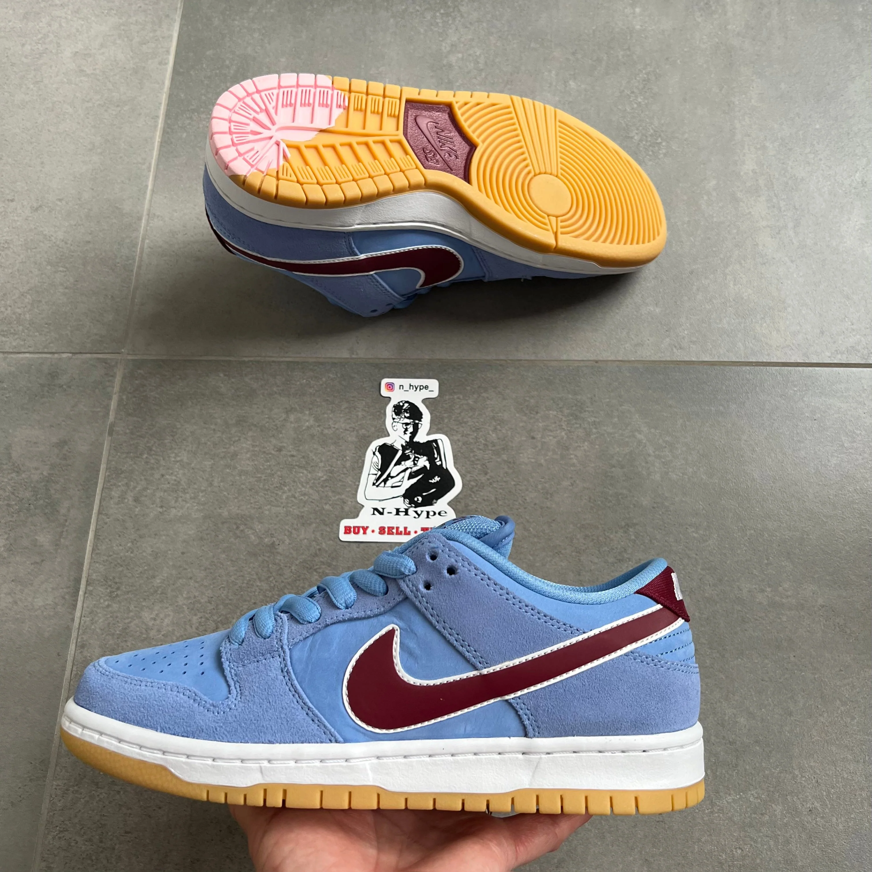 Nike SB Dunk Low Philadelphia Phillies - Image 4