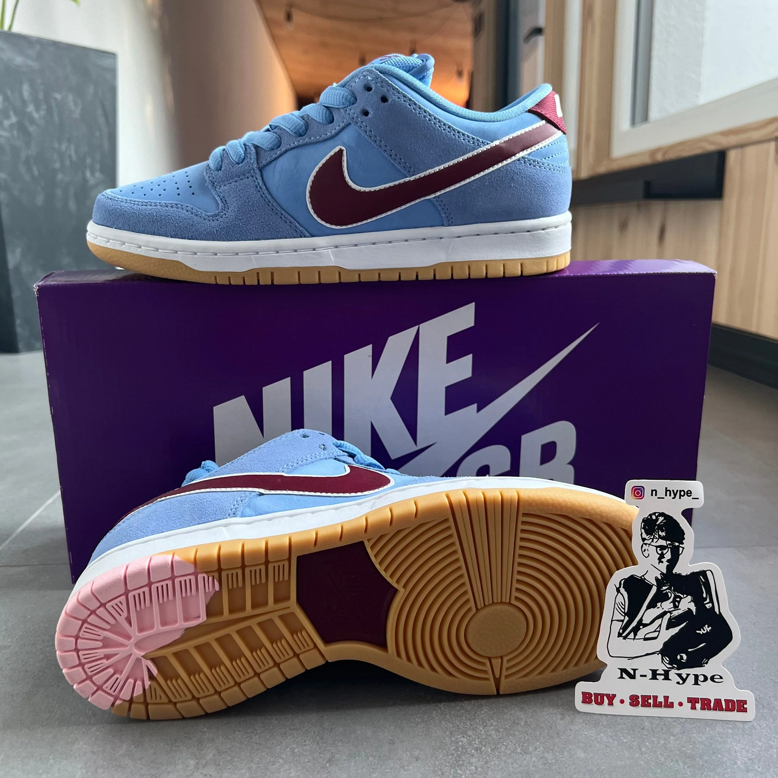 Nike SB Dunk Low Philadelphia Phillies - Image 5